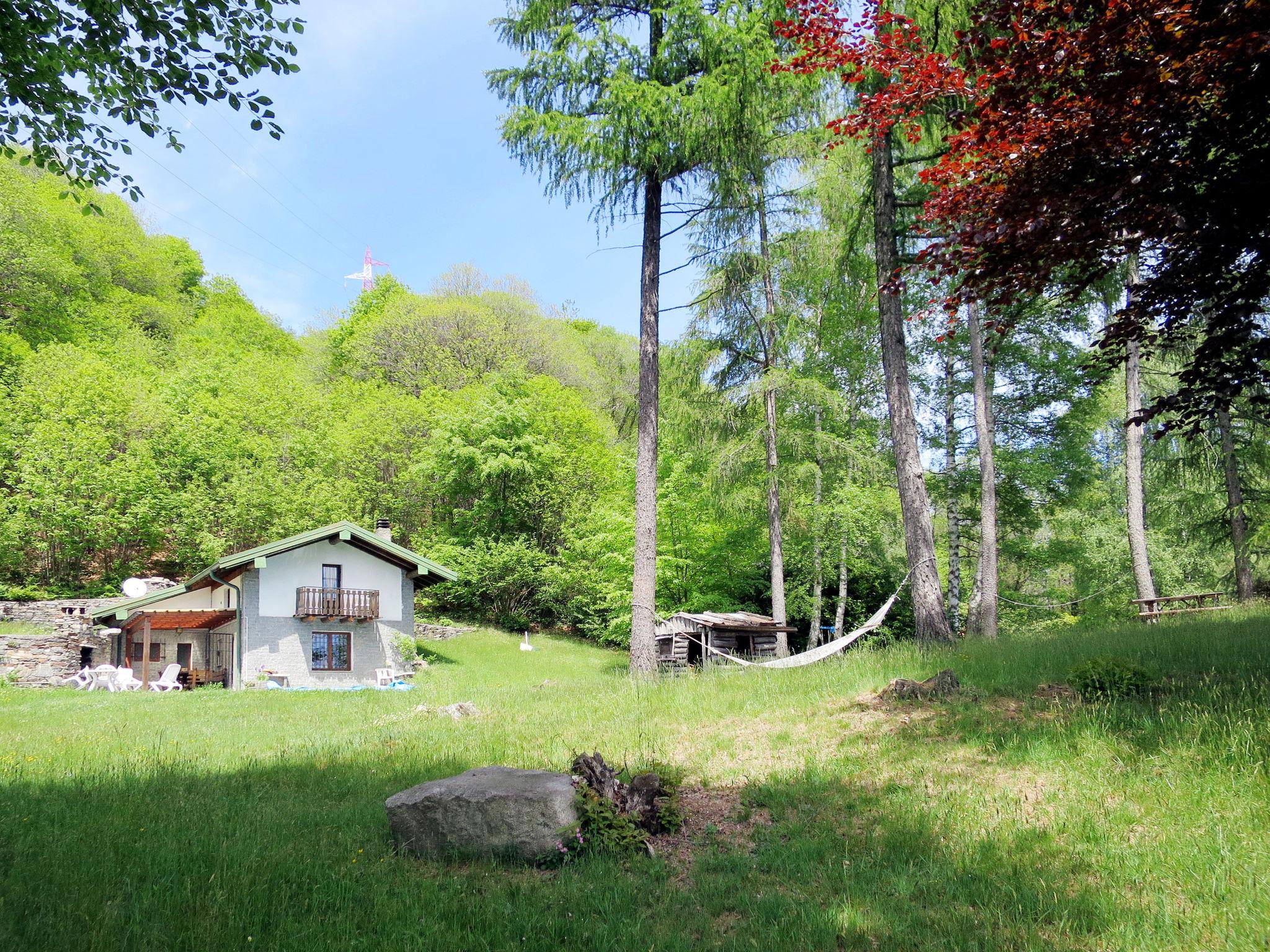Foto 2 - Casa con 3 camere da letto a Trarego Viggiona con giardino e vista sulle montagne