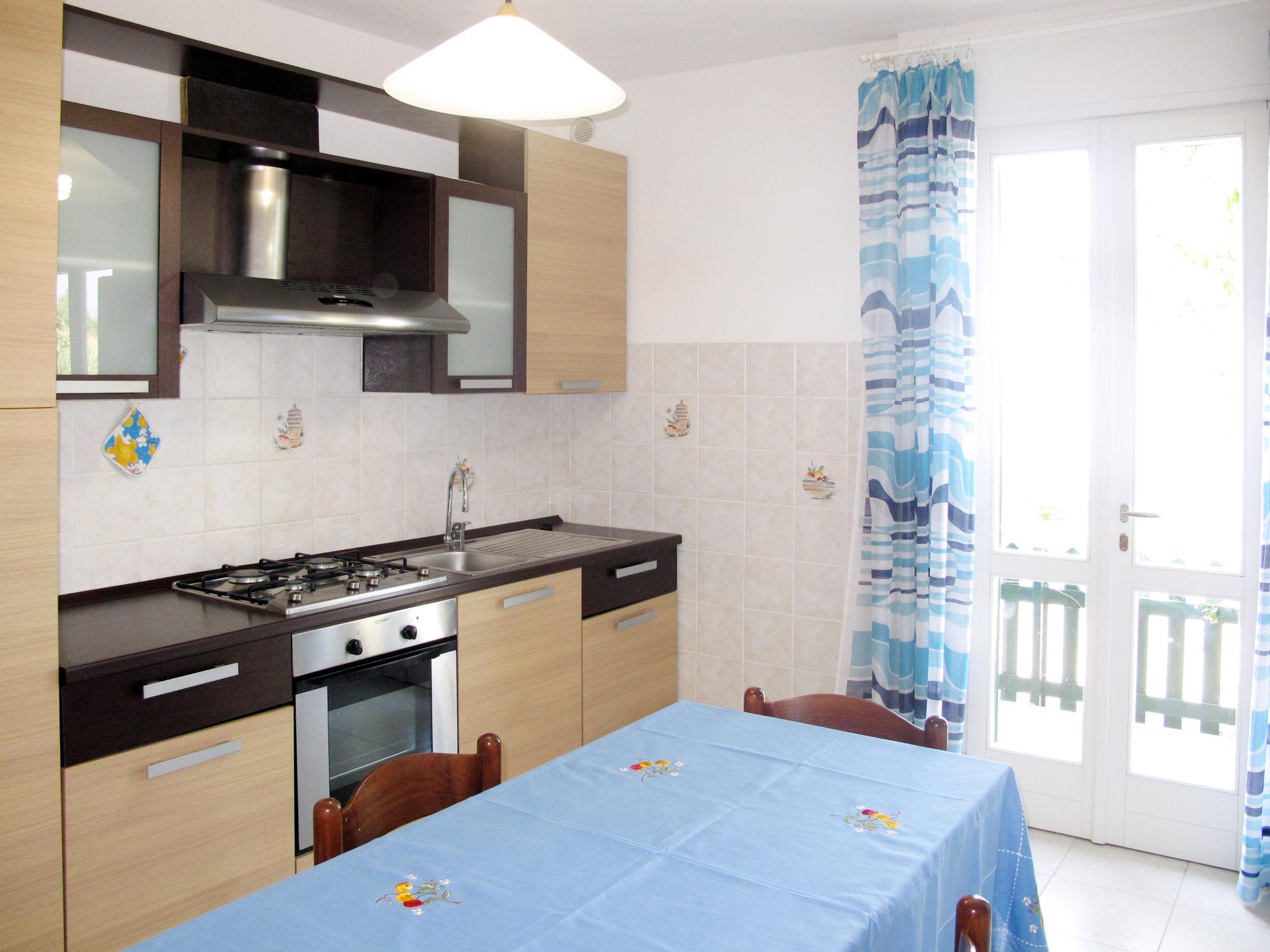 Photo 9 - 2 bedroom Apartment in Imperia with garden and terrace