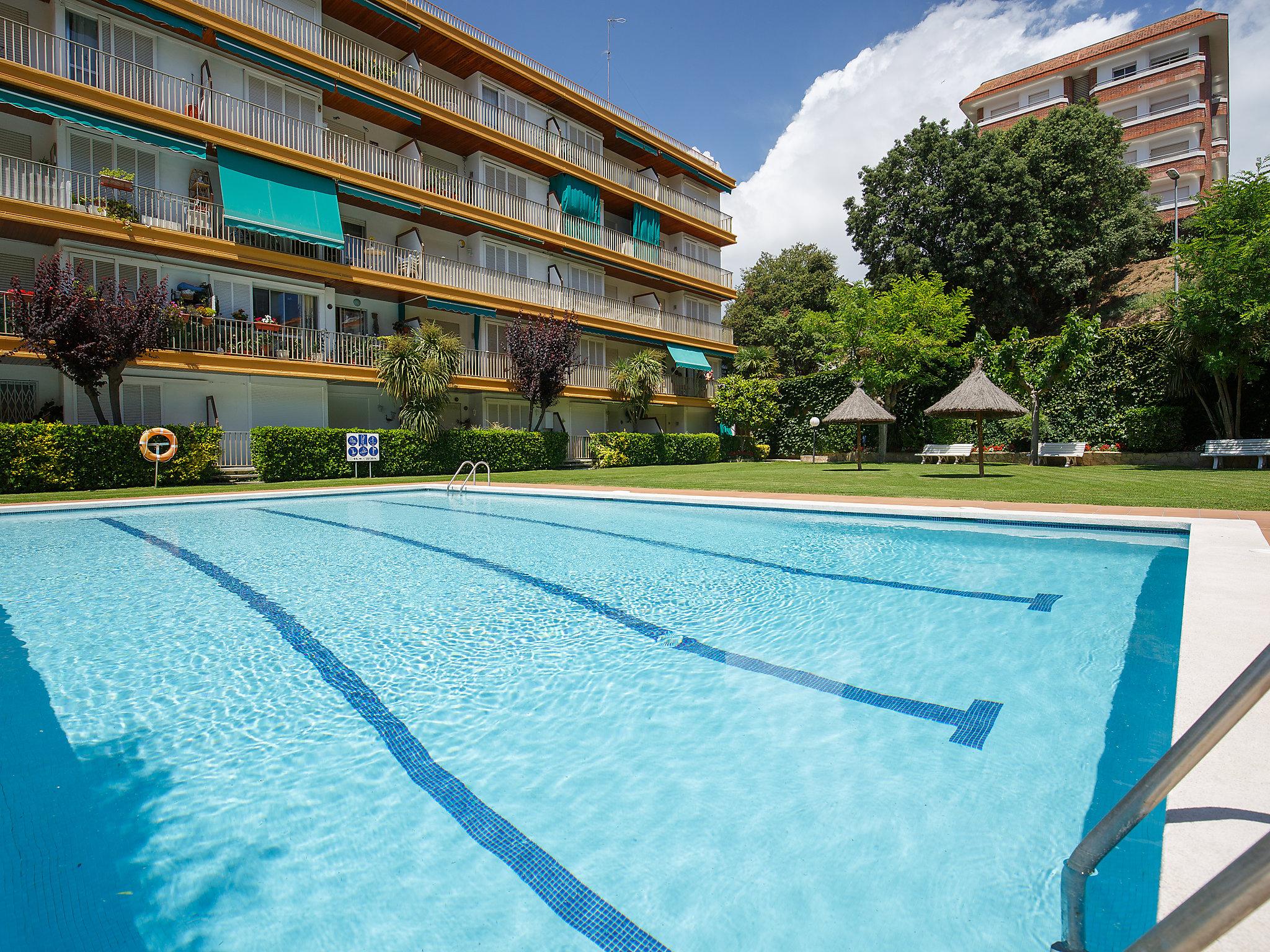 Photo 15 - 2 bedroom Apartment in Lloret de Mar with swimming pool and sea view