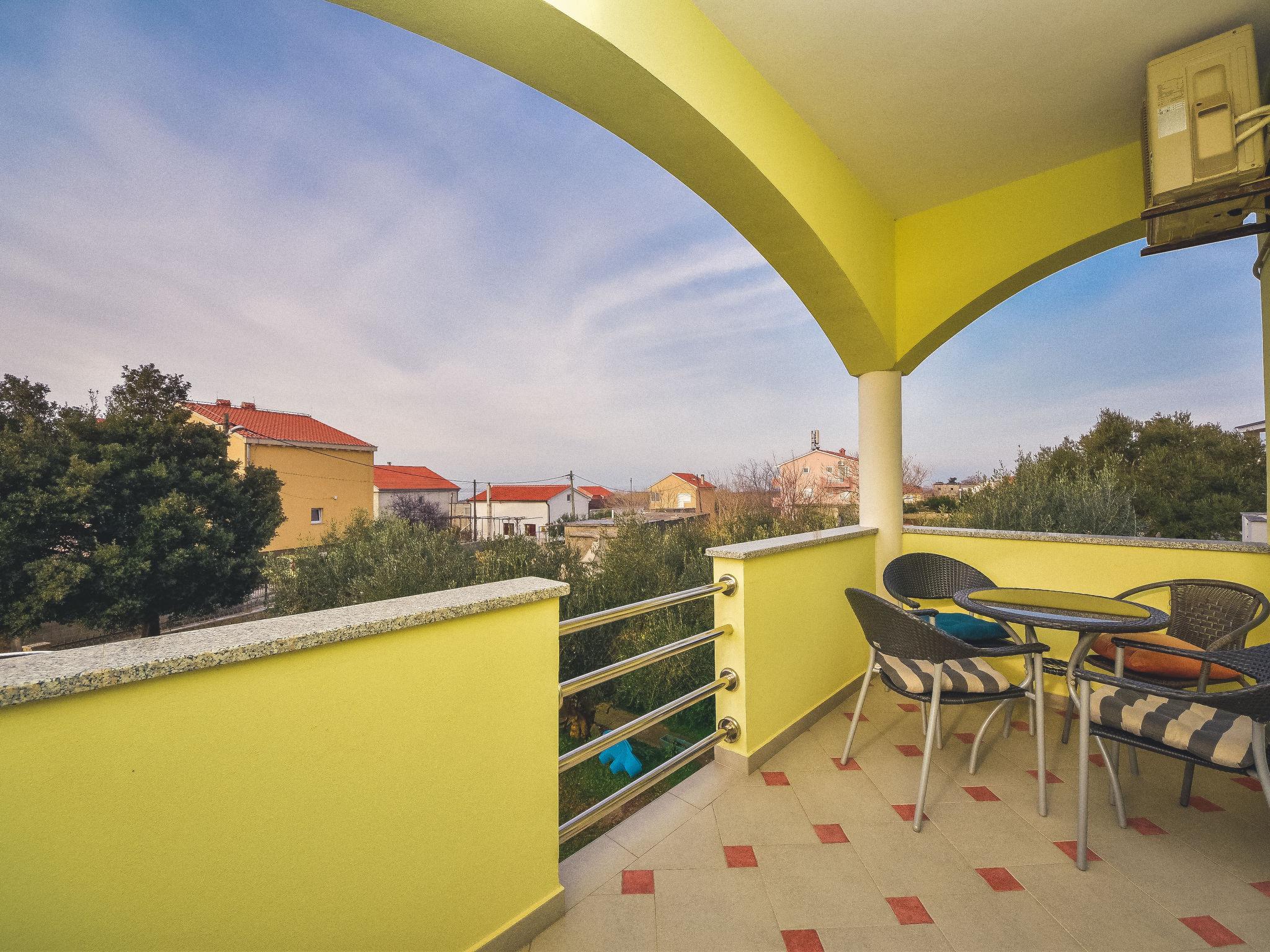 Foto 5 - Apartamento de 2 habitaciones en Vrsi con terraza y vistas al mar