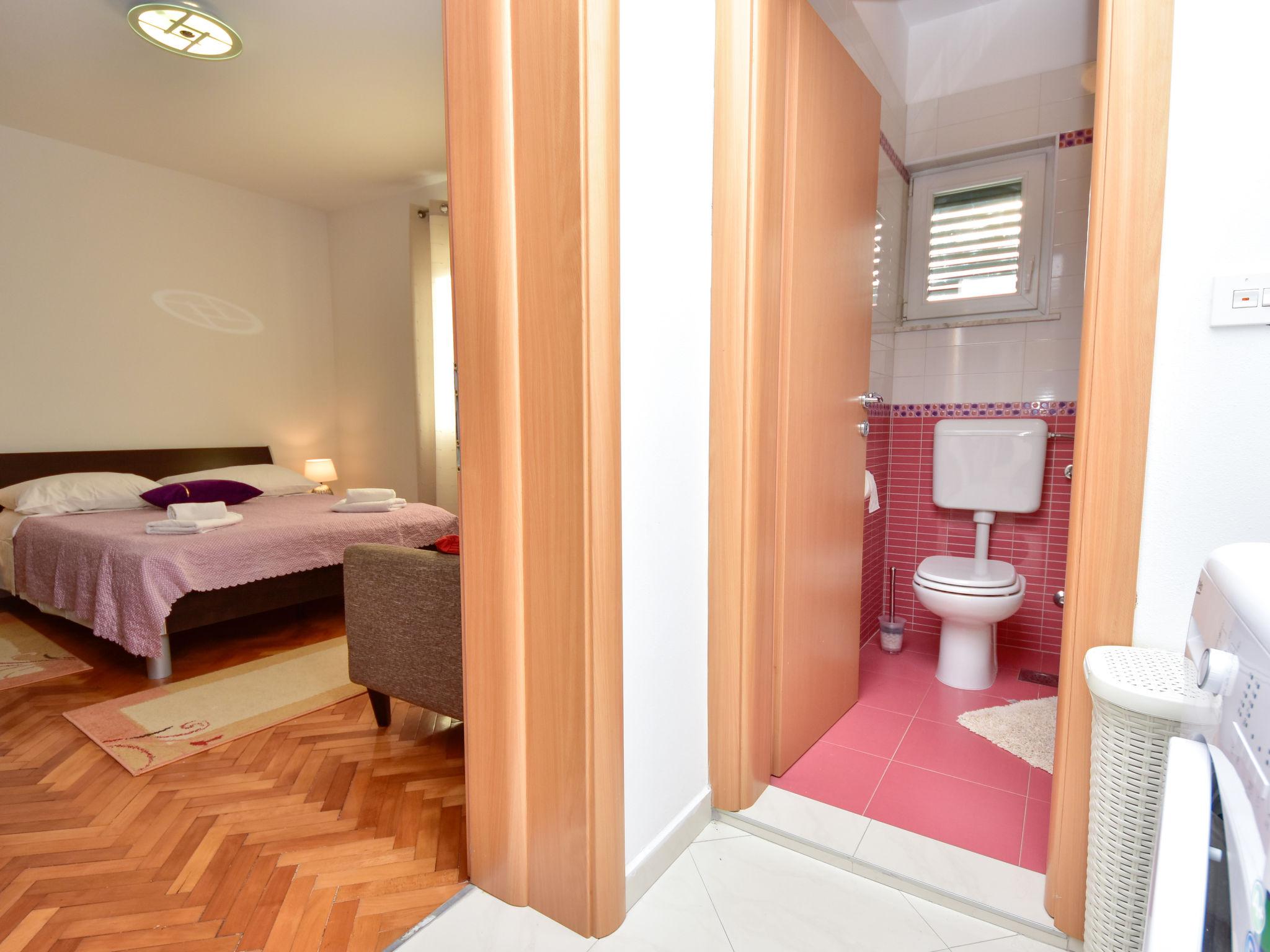 Foto 9 - Apartamento de 2 quartos em Vrsi com jardim e terraço