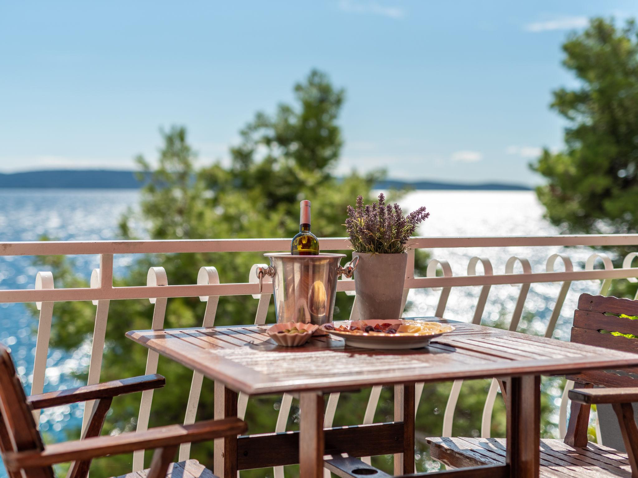 Photo 4 - Appartement en Okrug avec piscine et vues à la mer