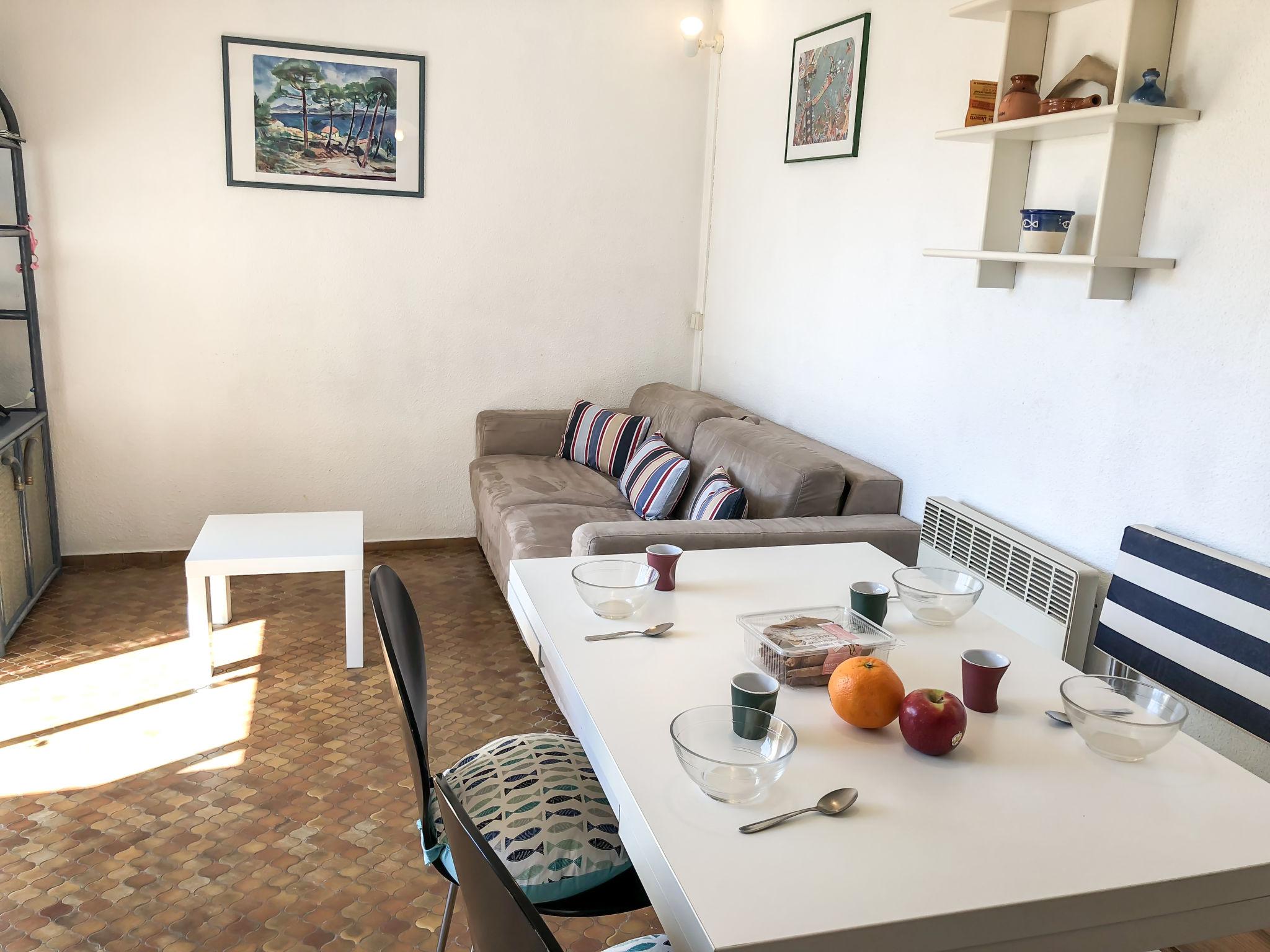 Foto 8 - Appartamento con 1 camera da letto a Agde con giardino e vista mare