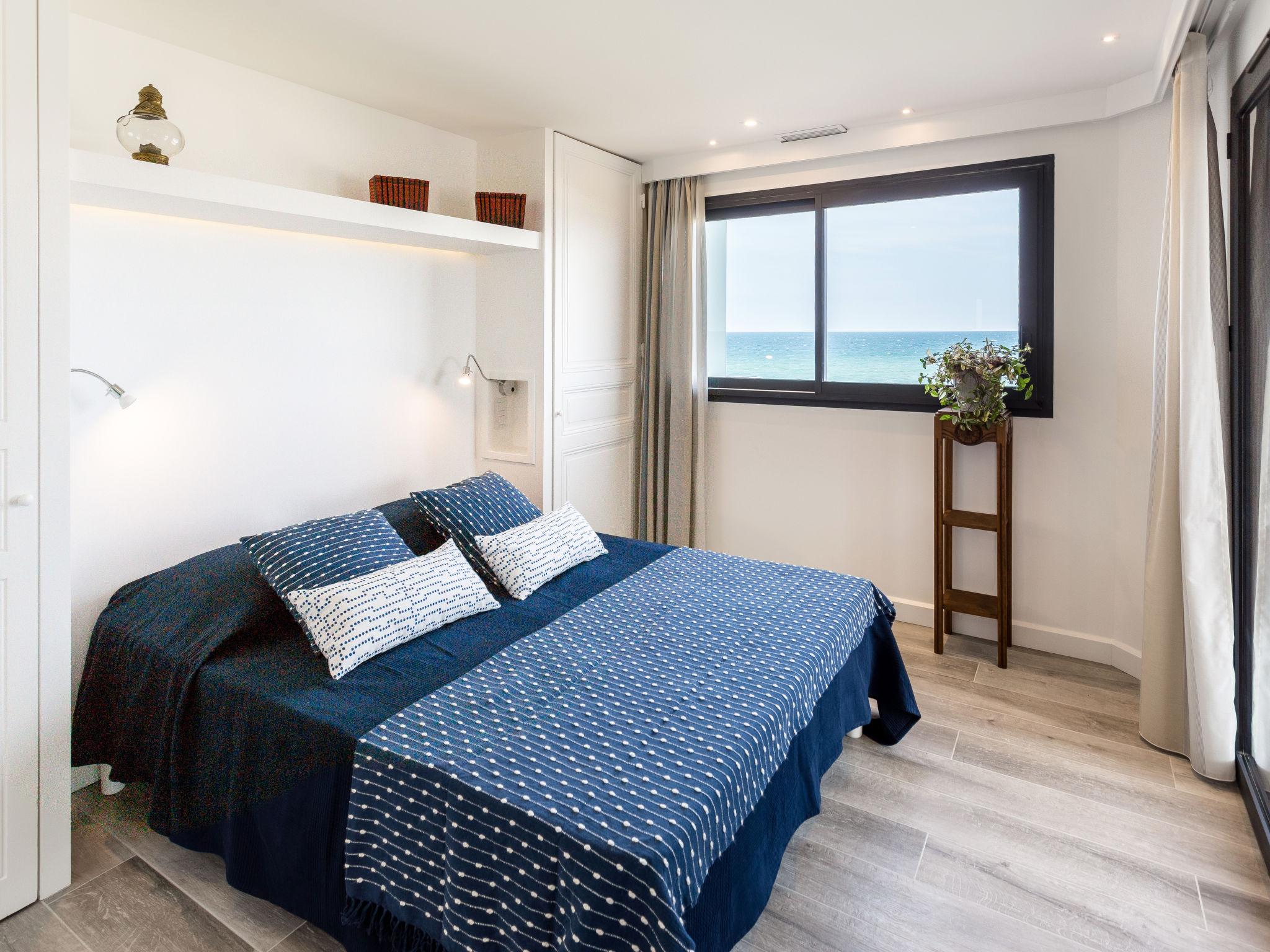 Foto 11 - Appartamento con 2 camere da letto a Argelès-sur-Mer con vista mare