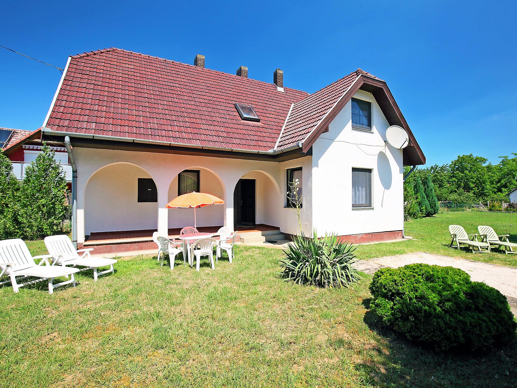 Foto 13 - Casa con 5 camere da letto a Balatonőszöd con giardino e terrazza