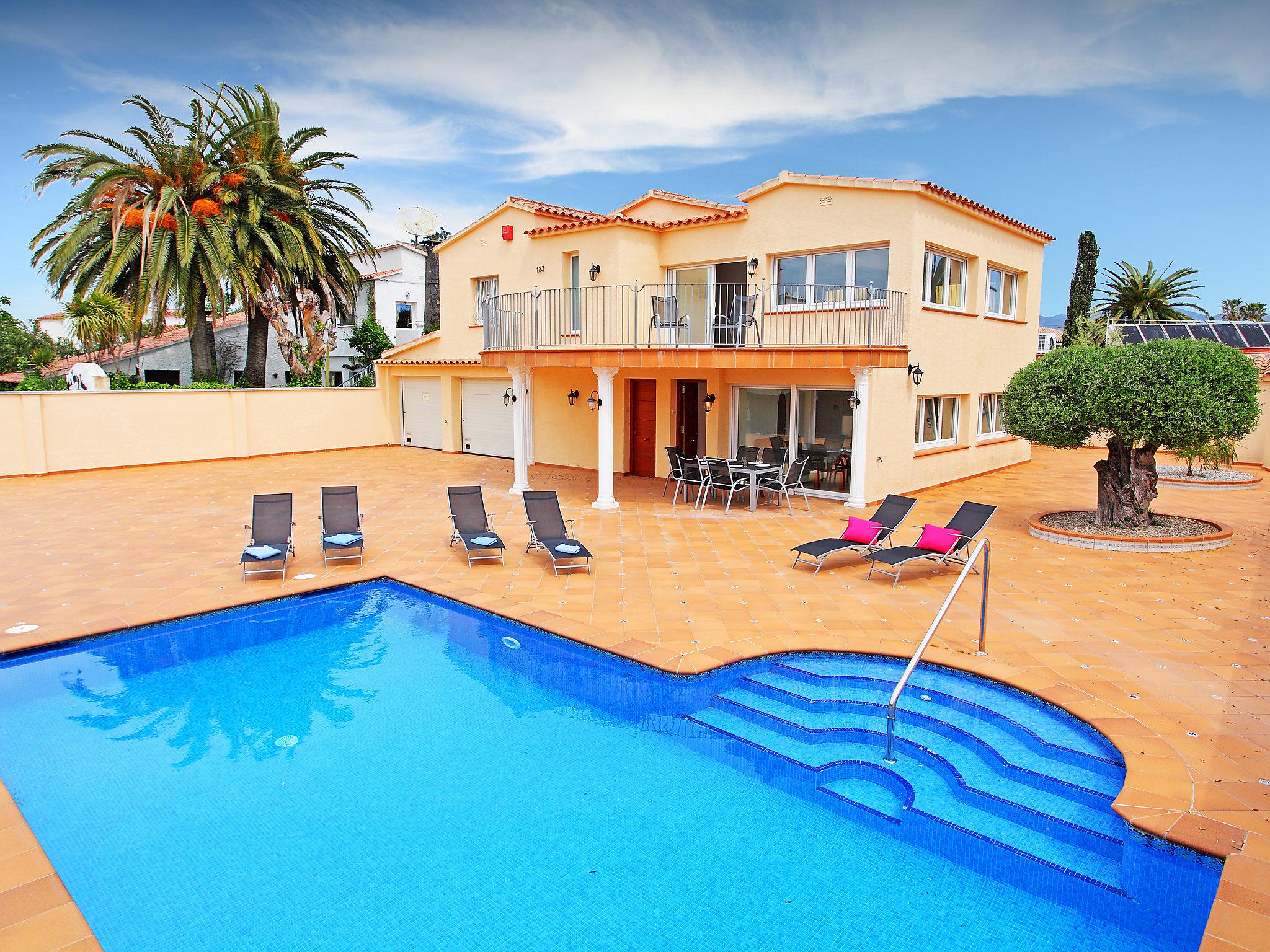 Photo 24 - 5 bedroom House in Castelló d'Empúries with private pool and sea view