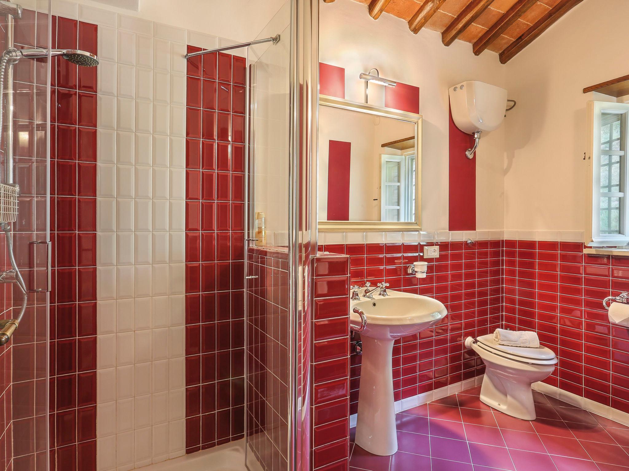 Photo 17 - 2 bedroom House in Pescaglia with swimming pool and garden