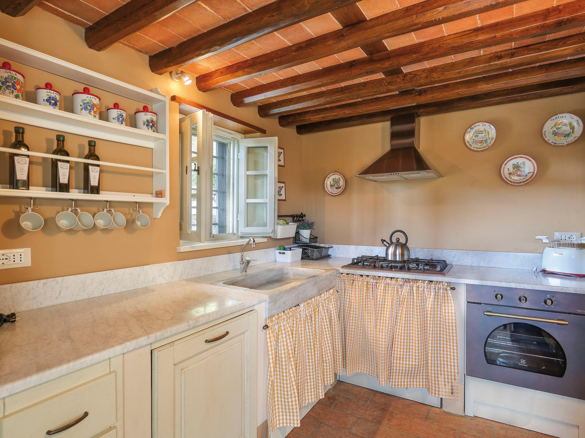 Photo 9 - 2 bedroom House in Pescaglia with swimming pool and garden