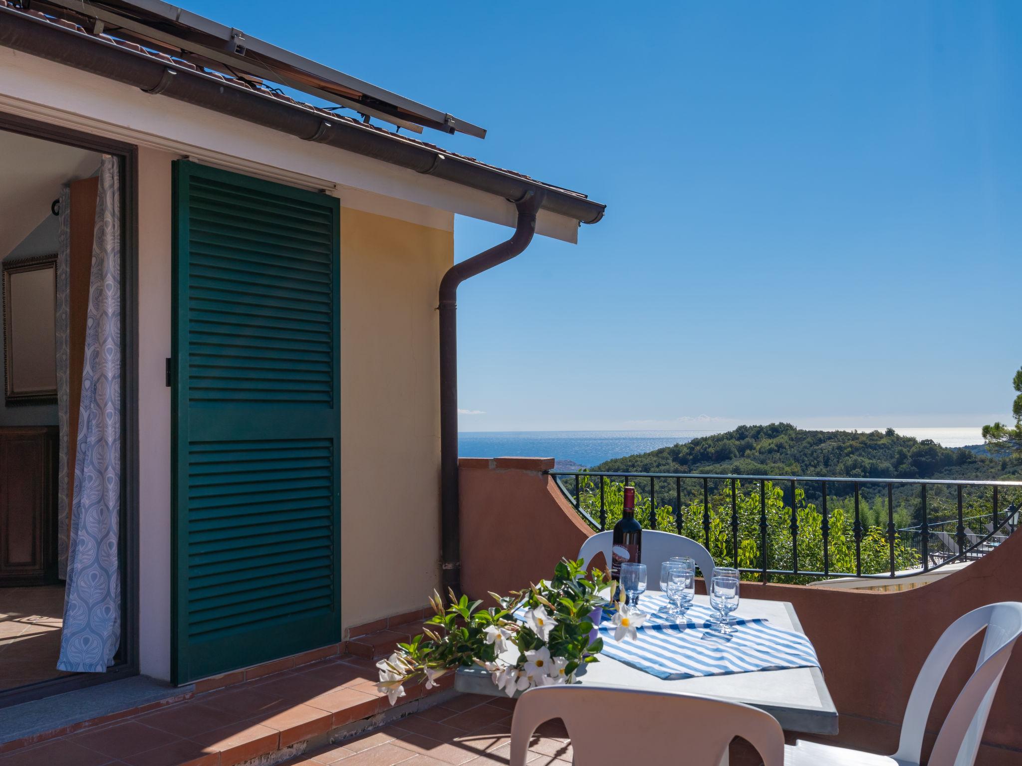 Foto 4 - Apartamento de 2 quartos em Prelà com piscina e jardim