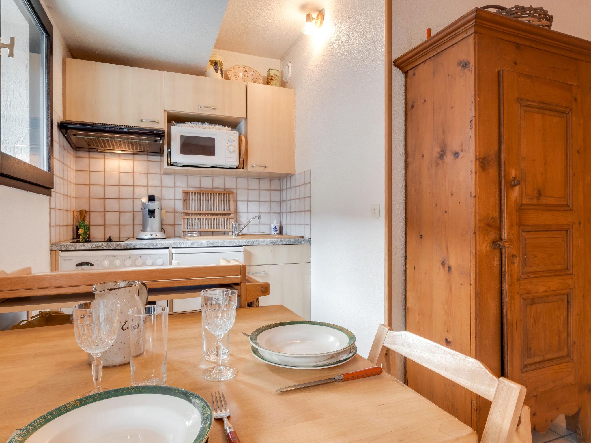 Foto 6 - Apartment mit 1 Schlafzimmer in Saint-Gervais-les-Bains mit blick auf die berge