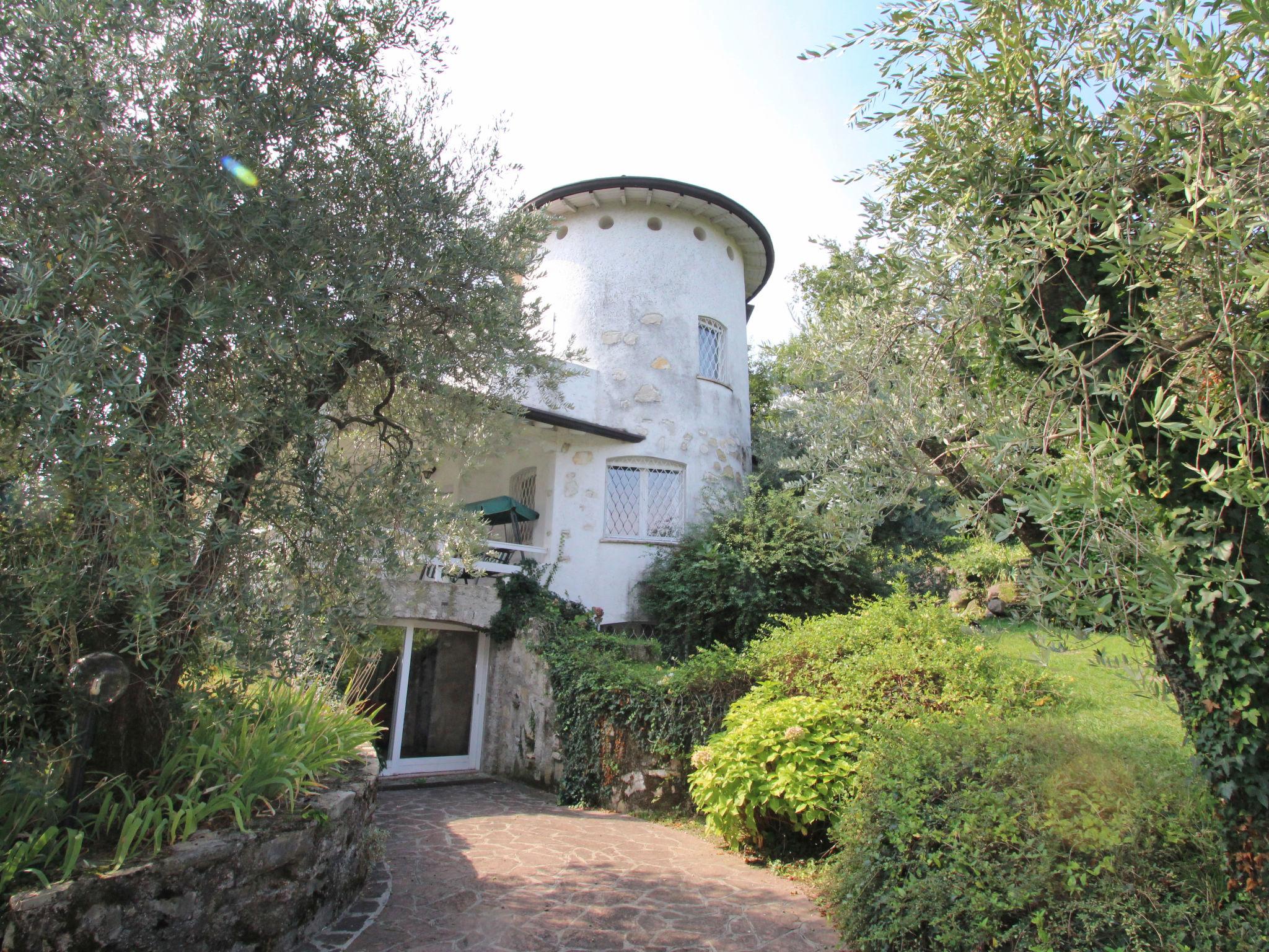 Photo 37 - Maison de 7 chambres à San Felice del Benaco avec piscine privée et jardin