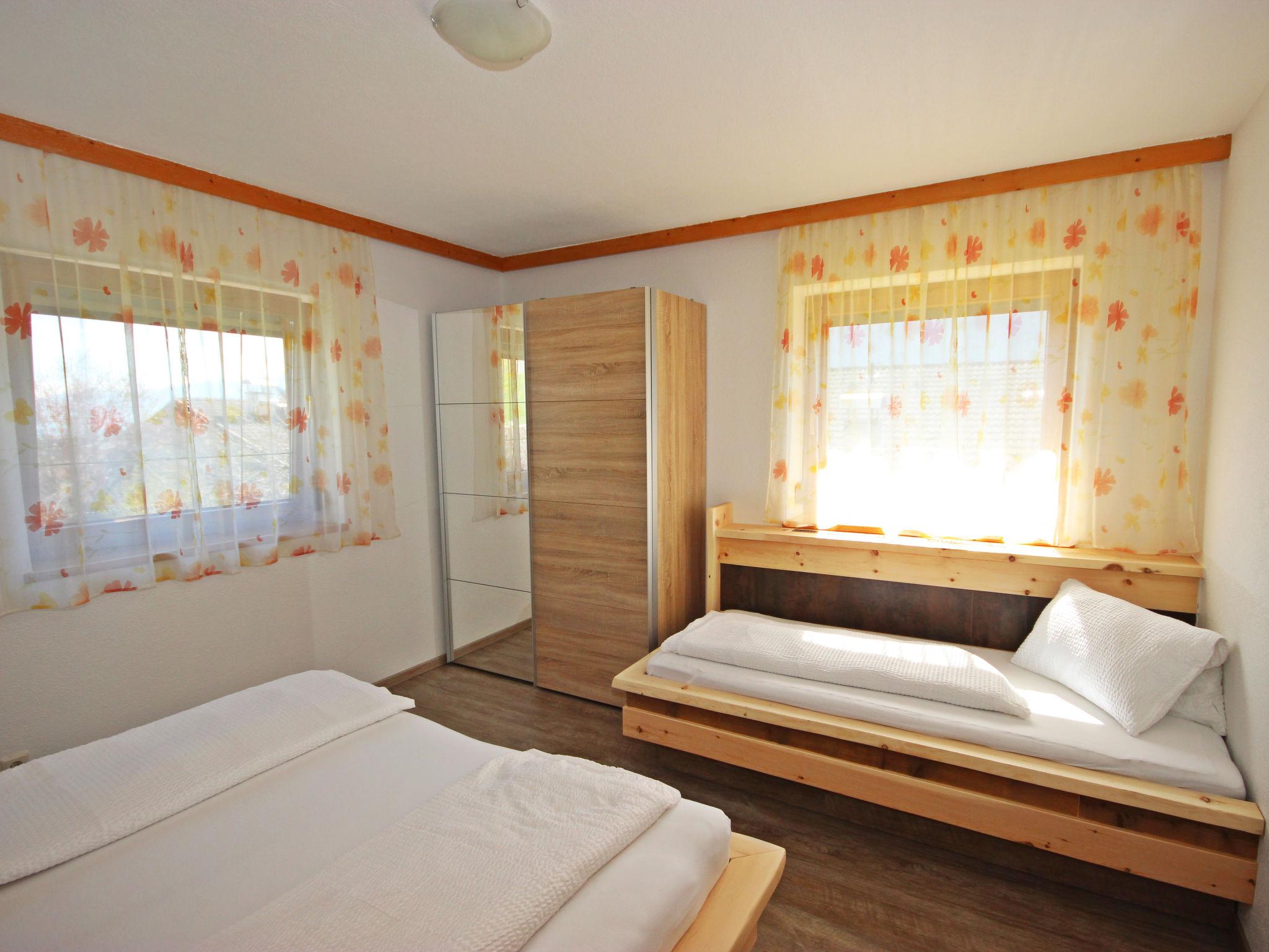 Foto 13 - Appartamento con 2 camere da letto a Oberperfuss con giardino e vista sulle montagne