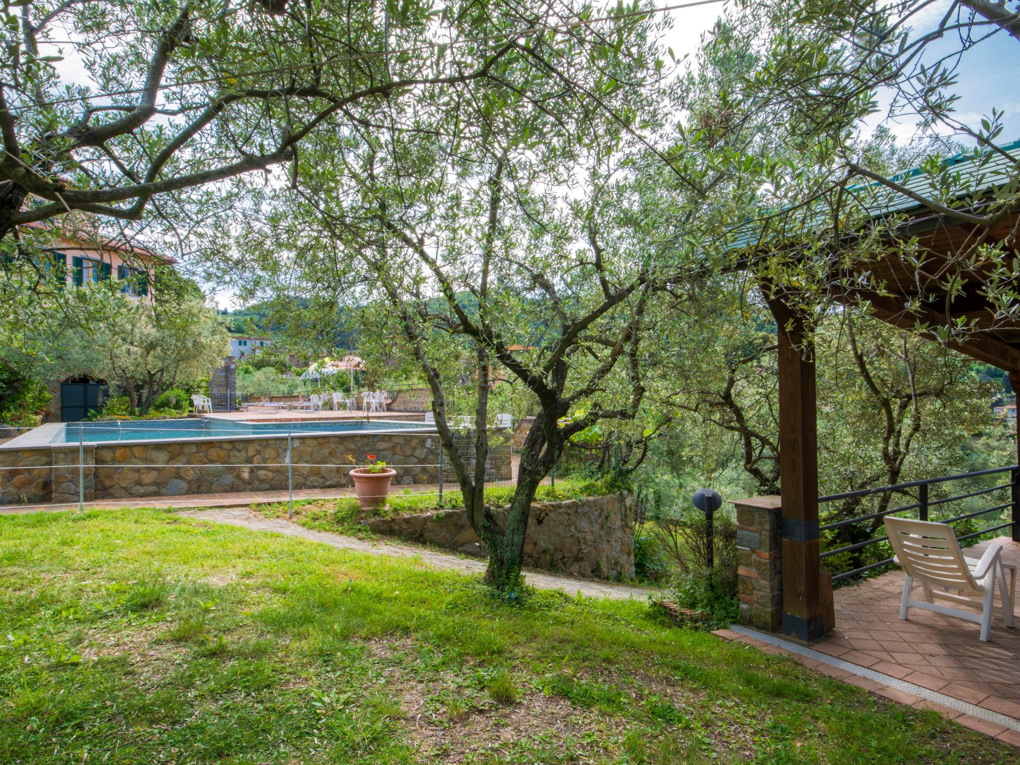 Foto 16 - Apartamento de 1 habitación en Lamporecchio con piscina y terraza