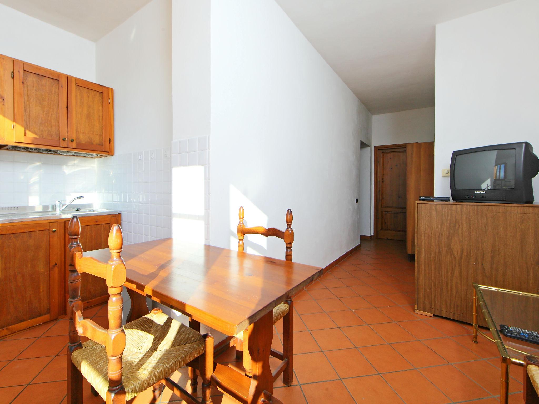 Foto 9 - Apartment mit 1 Schlafzimmer in Lamporecchio mit schwimmbad und terrasse