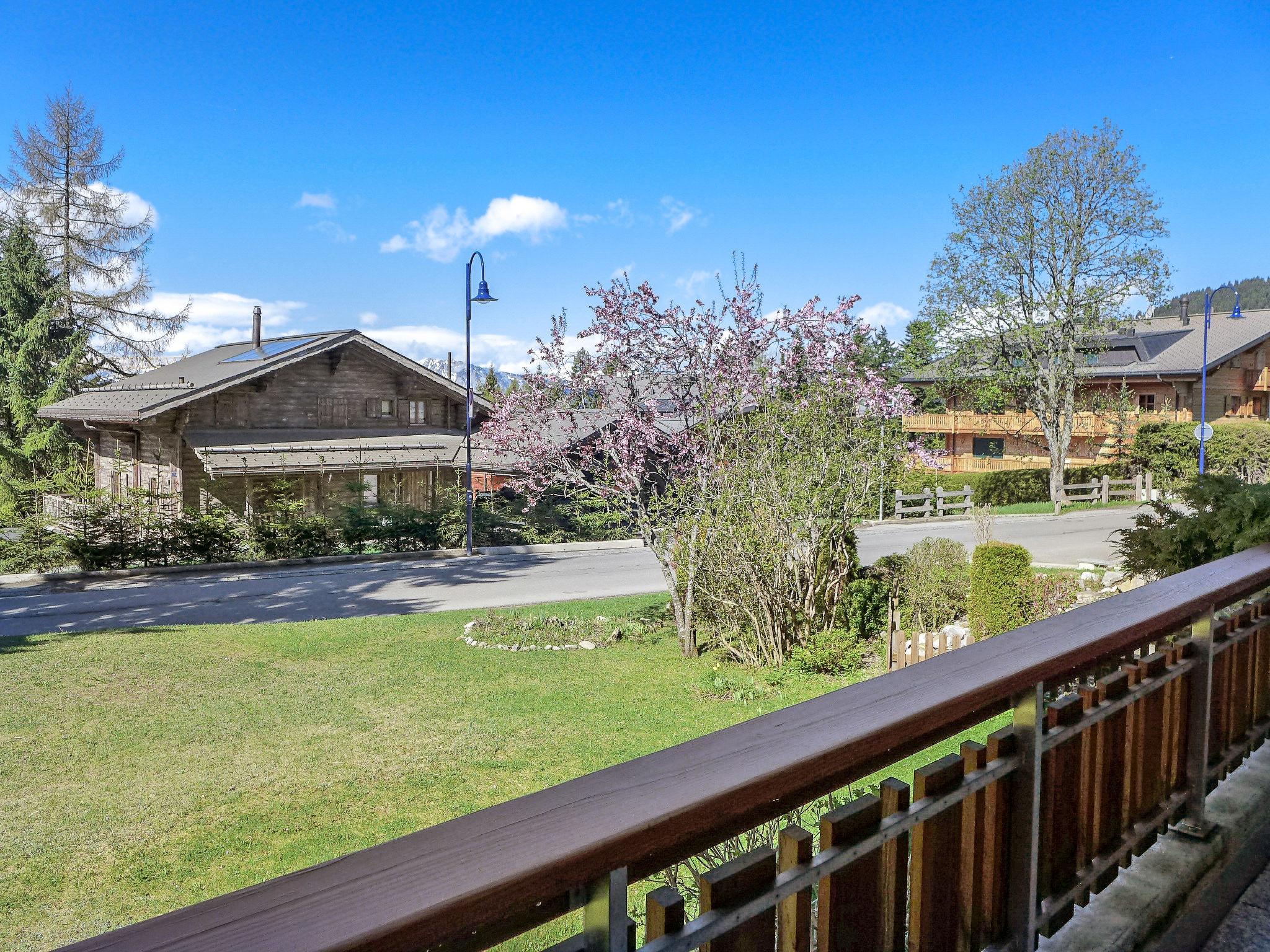 Foto 4 - Apartamento en Ollon con terraza y vistas a la montaña