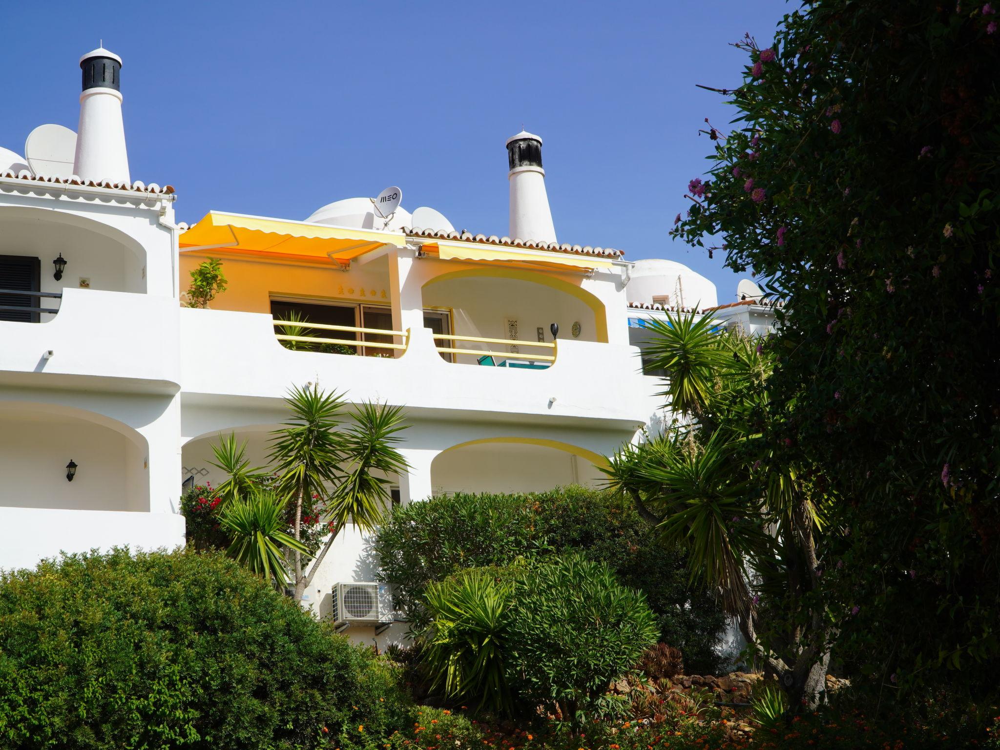 Photo 18 - 2 bedroom House in Lagoa with swimming pool and sea view