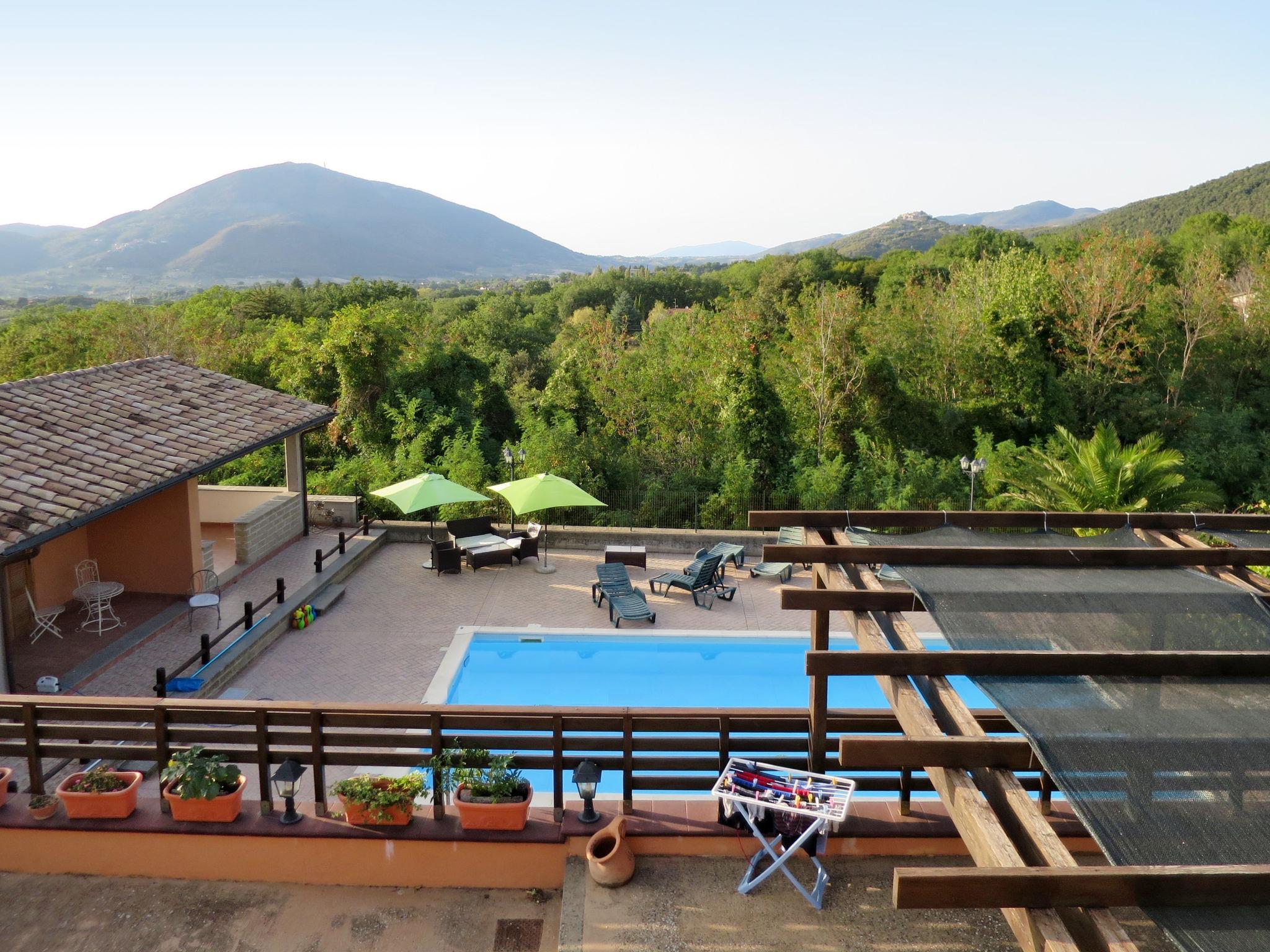 Foto 3 - Casa de 3 quartos em Casperia com piscina privada e terraço