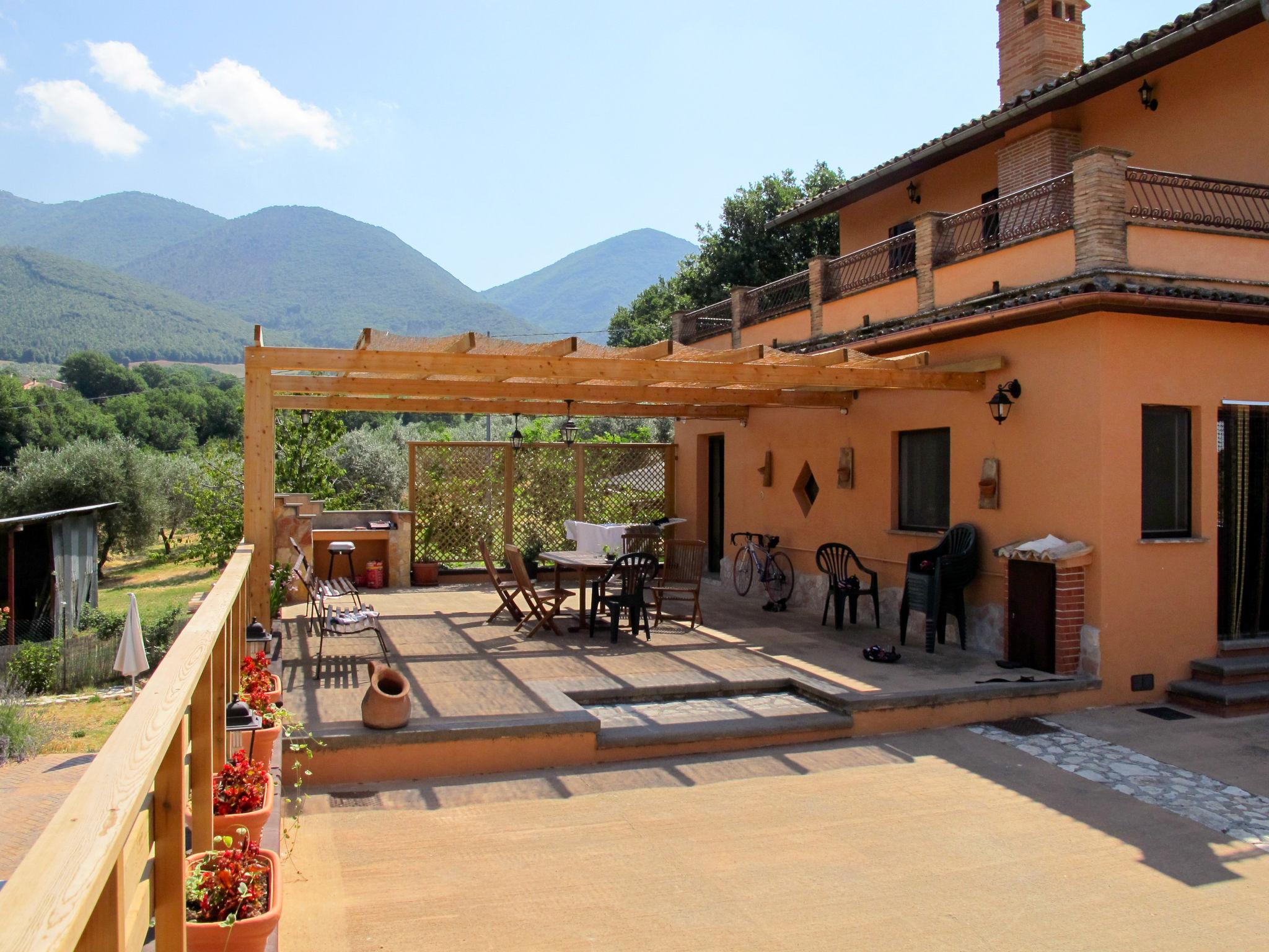 Foto 4 - Casa de 3 habitaciones en Casperia con piscina privada y terraza