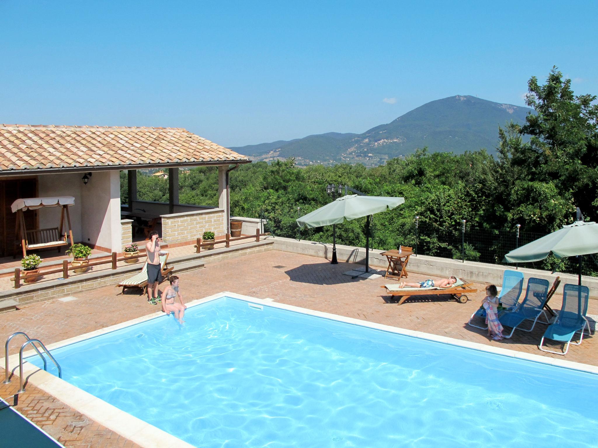 Foto 2 - Casa de 3 quartos em Casperia com piscina privada e terraço