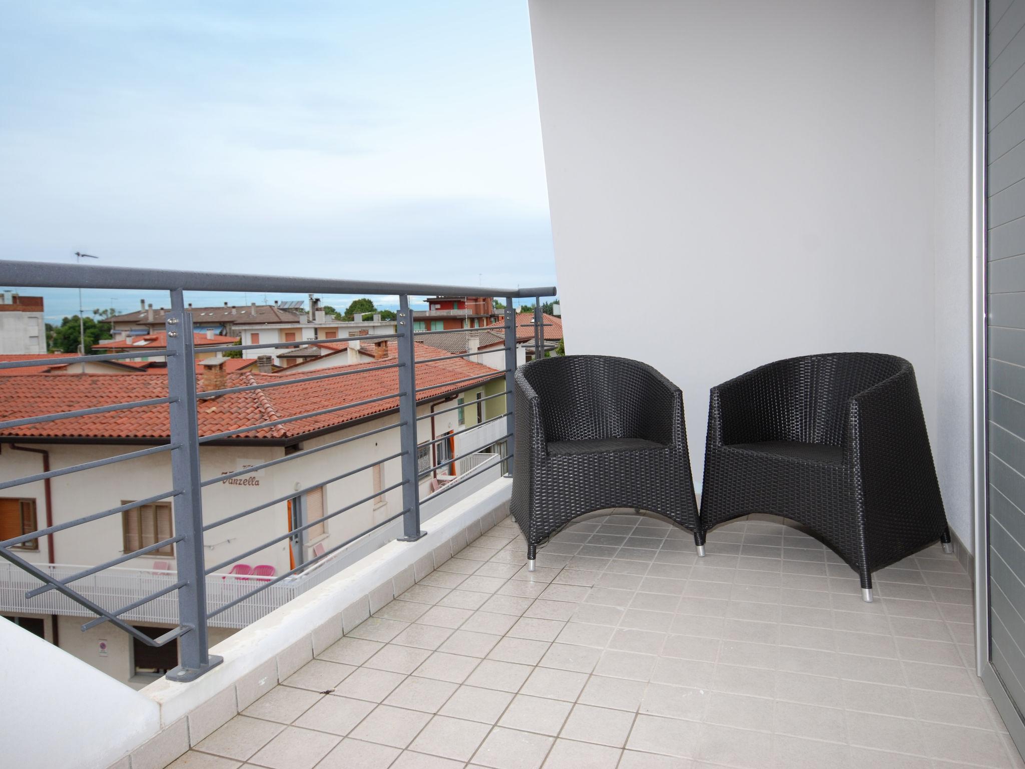 Photo 21 - Appartement de 2 chambres à Lignano Sabbiadoro avec terrasse et vues à la mer