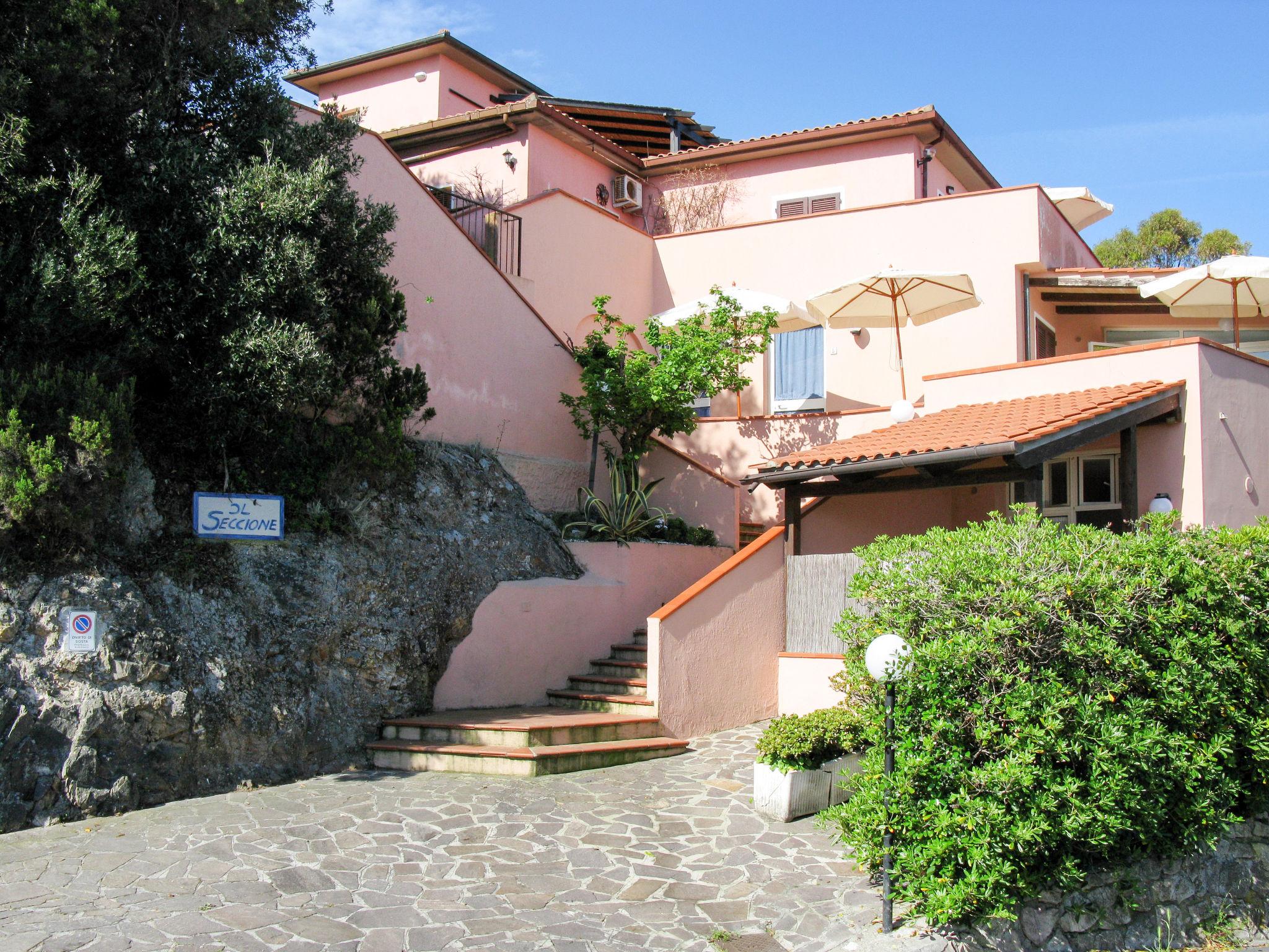 Foto 1 - Apartamento de 2 quartos em Portoferraio com jardim e terraço