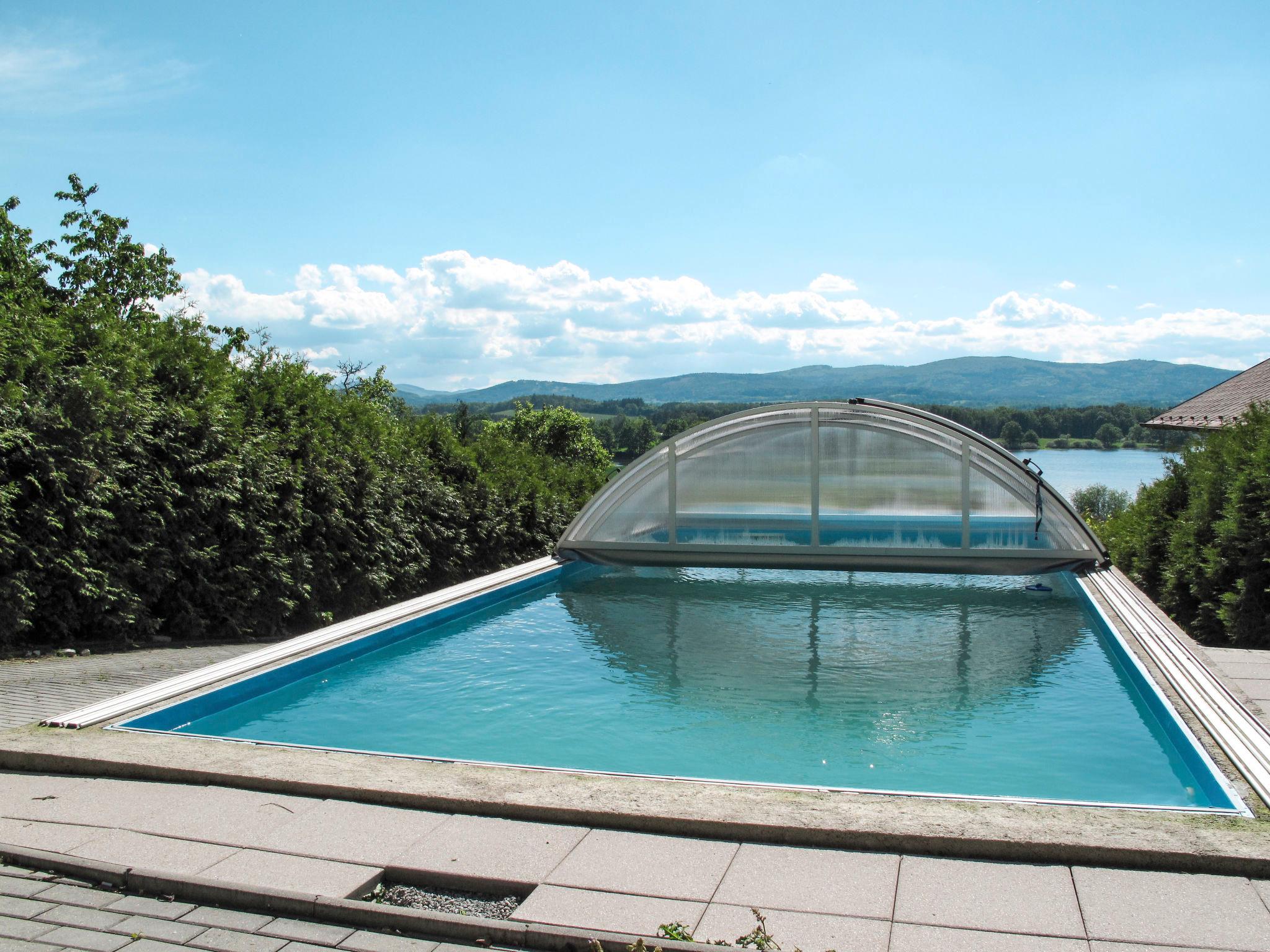 Foto 2 - Casa de 3 habitaciones en Žabovřesky con piscina privada y terraza