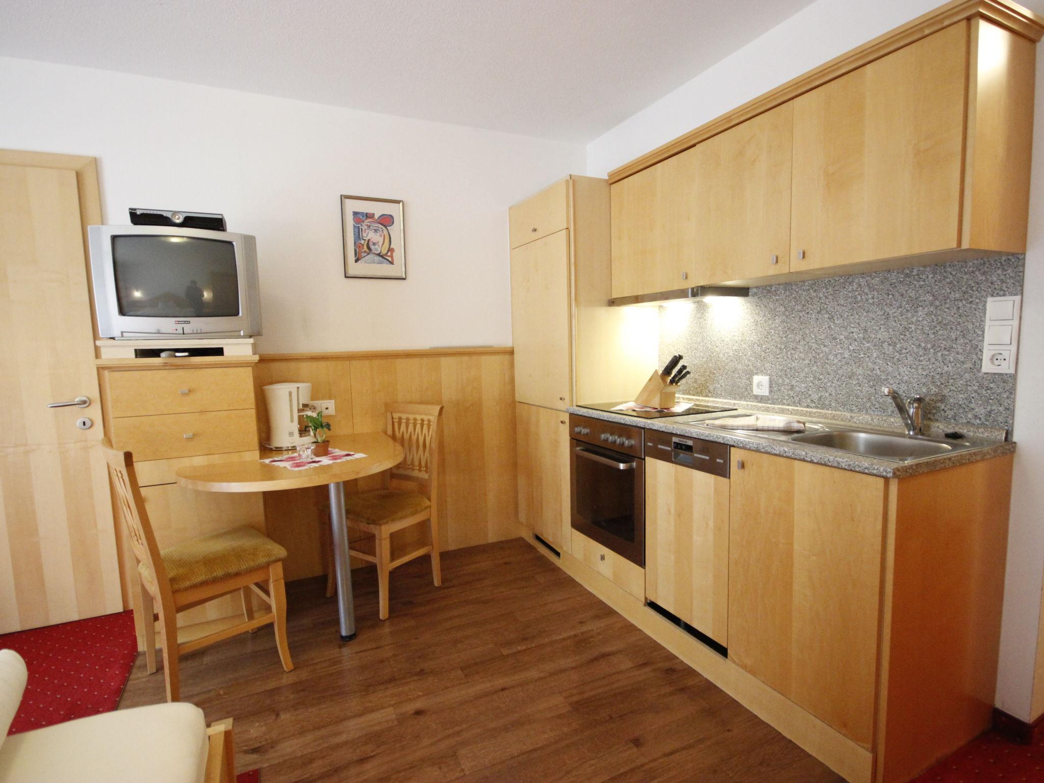 Photo 6 - Apartment in Längenfeld with swimming pool and mountain view