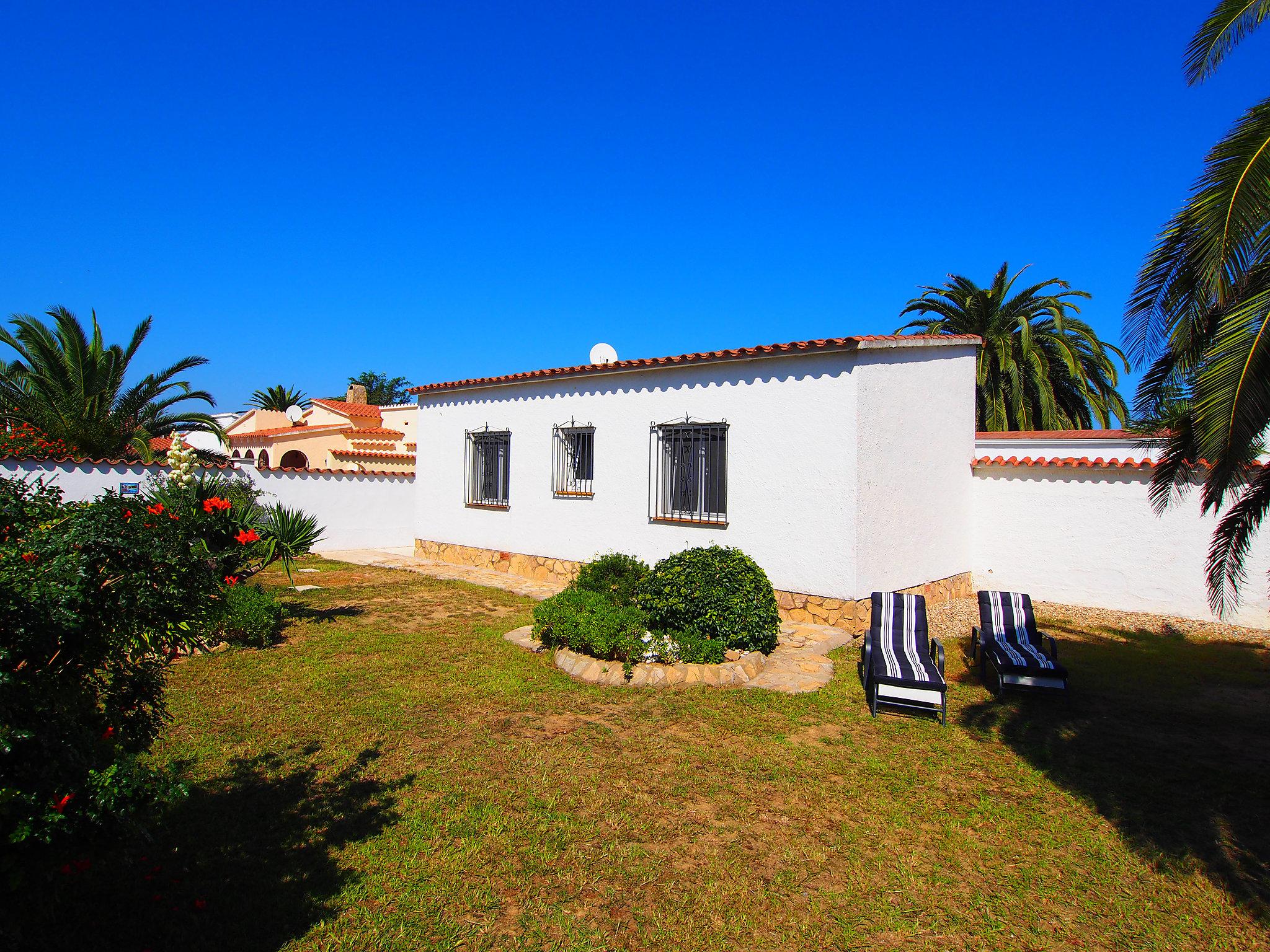 Foto 14 - Casa de 2 quartos em Castelló d'Empúries com jardim e vistas do mar