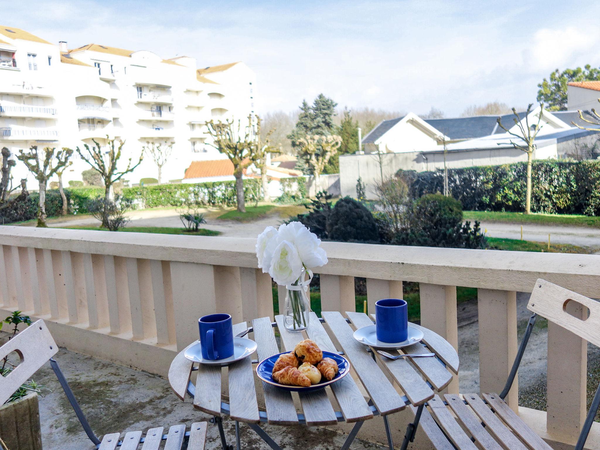 Photo 5 - Apartment in Royan with garden and sea view
