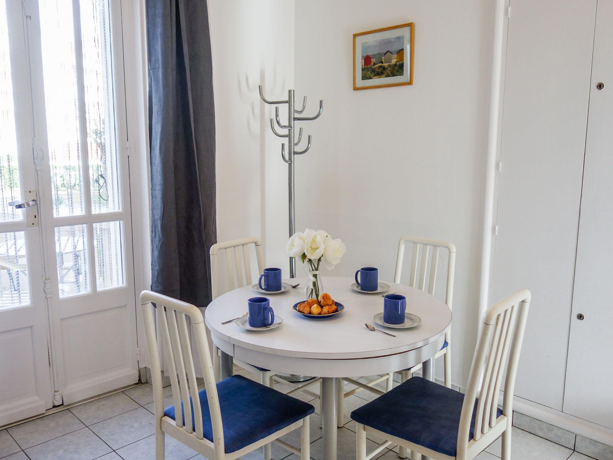 Photo 3 - Apartment in Royan with garden and sea view