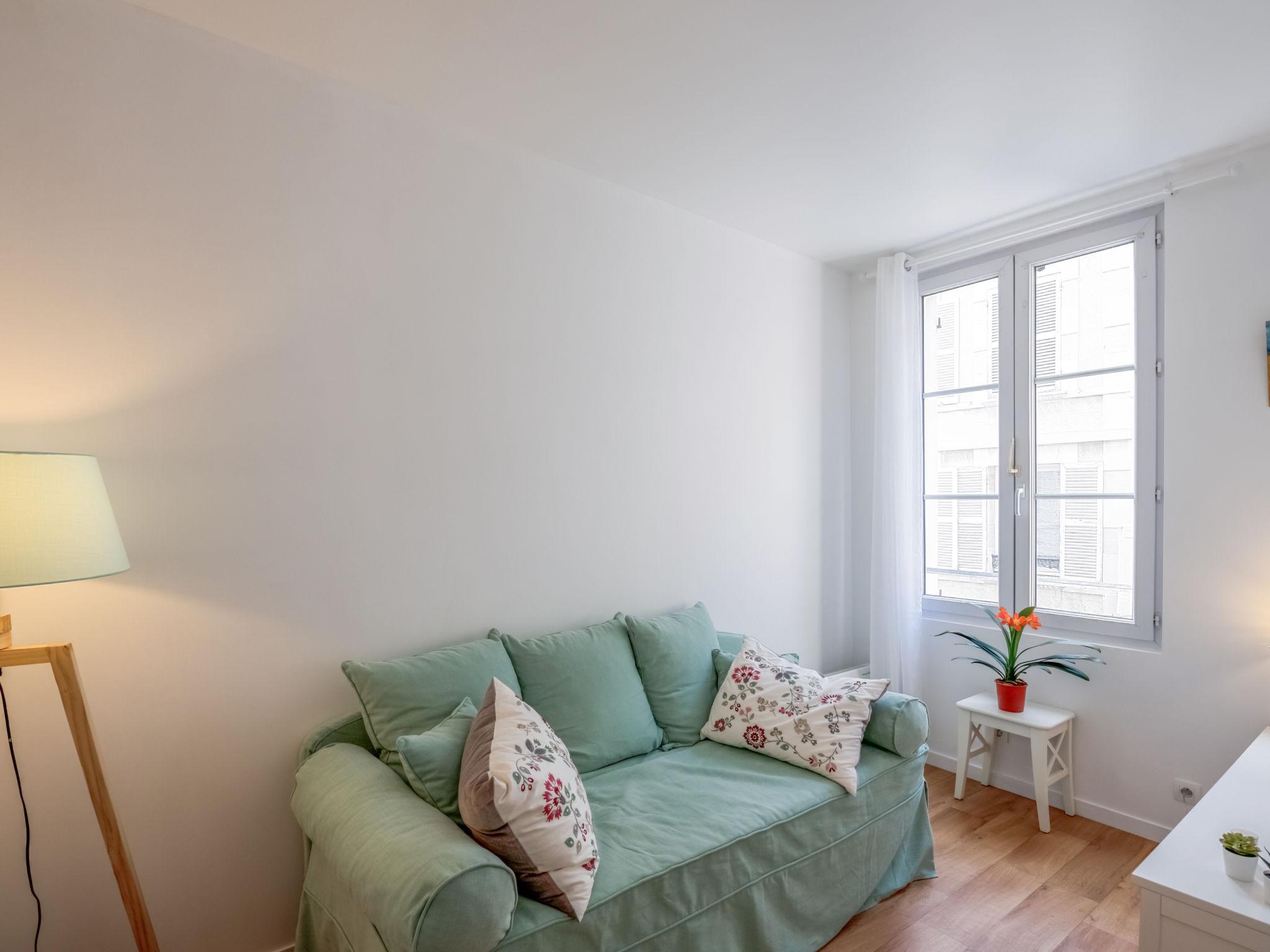 Foto 6 - Apartamento de 1 habitación en Trouville-sur-Mer con vistas al mar