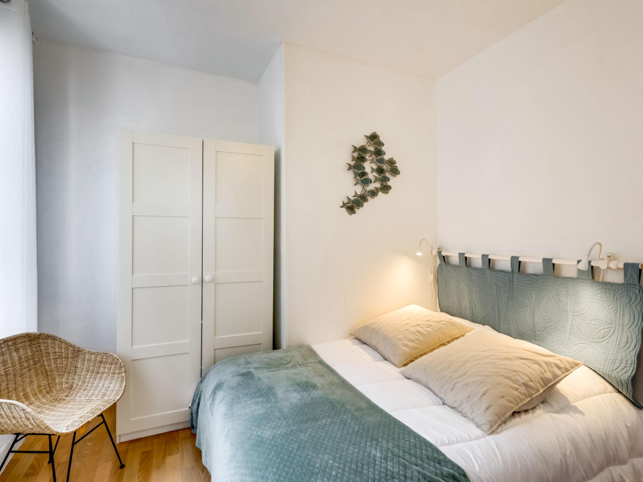 Foto 4 - Apartment mit 1 Schlafzimmer in Trouville-sur-Mer mit blick aufs meer