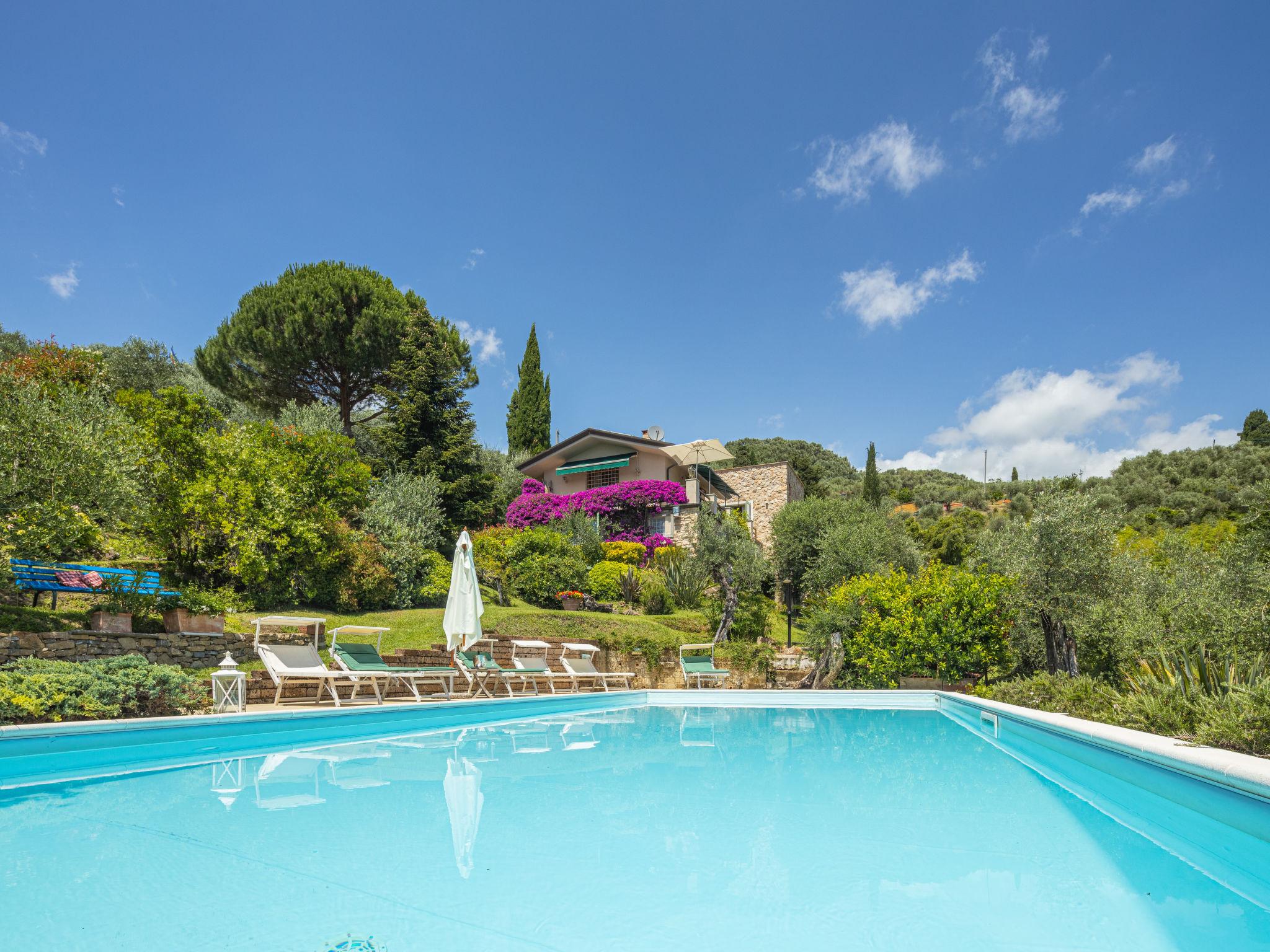 Foto 1 - Casa con 4 camere da letto a Massarosa con piscina privata e giardino