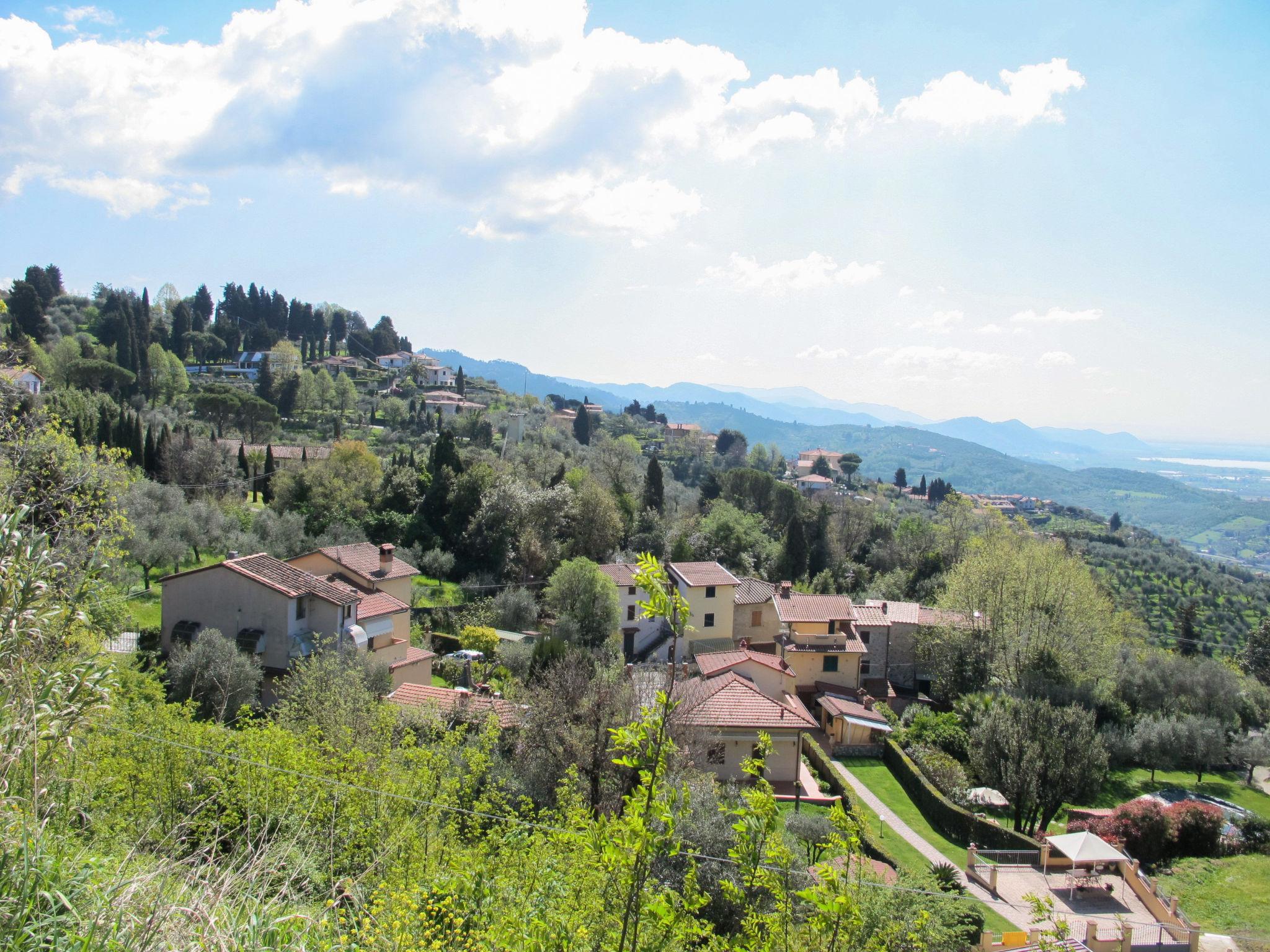 Foto 35 - Appartamento con 2 camere da letto a Massarosa con giardino e vista mare