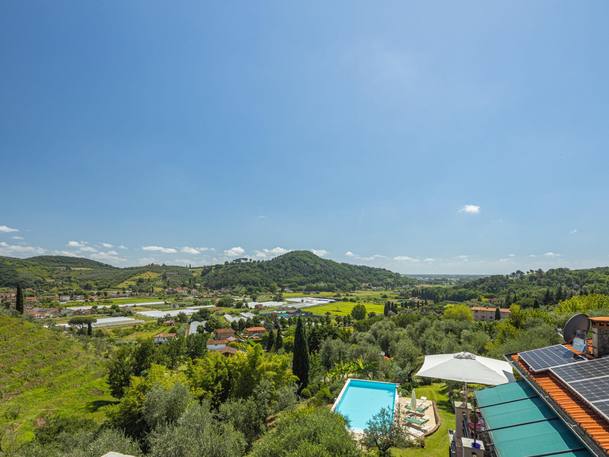 Foto 5 - Casa de 4 quartos em Massarosa com piscina privada e vistas do mar