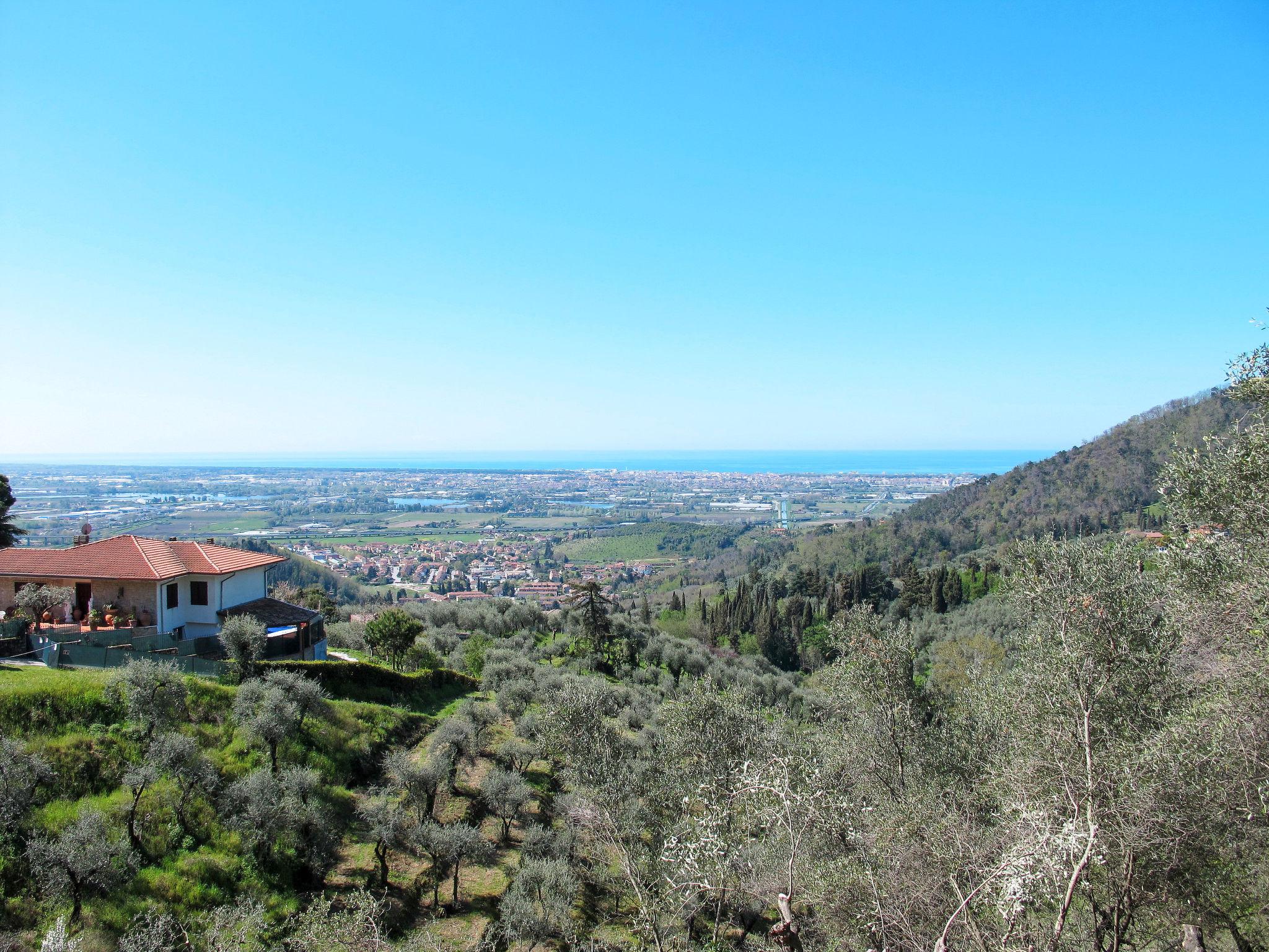 Foto 40 - Apartamento de 3 quartos em Massarosa com jardim e terraço