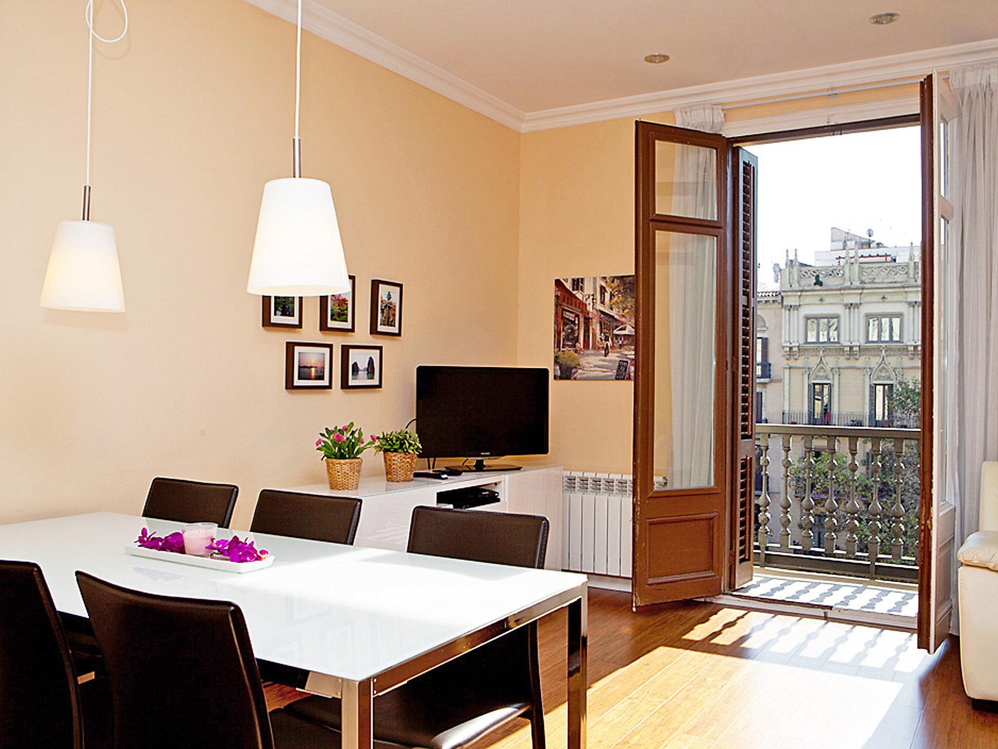 Foto 1 - Apartamento de 3 quartos em Barcelona