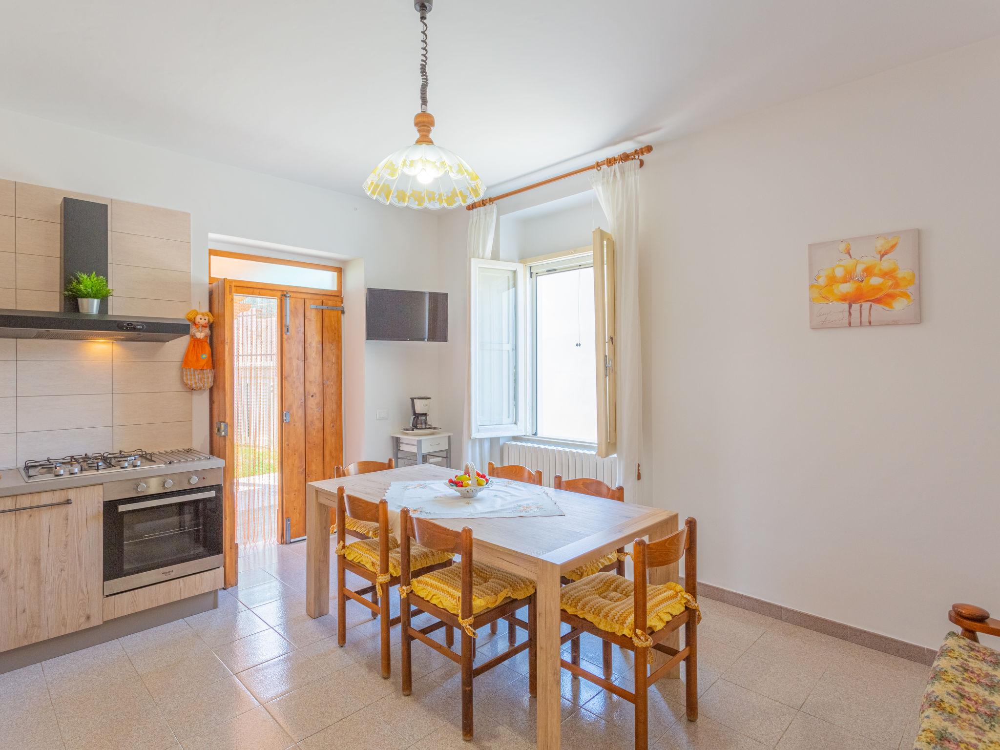 Photo 9 - 3 bedroom Apartment in Collecorvino with private pool and garden