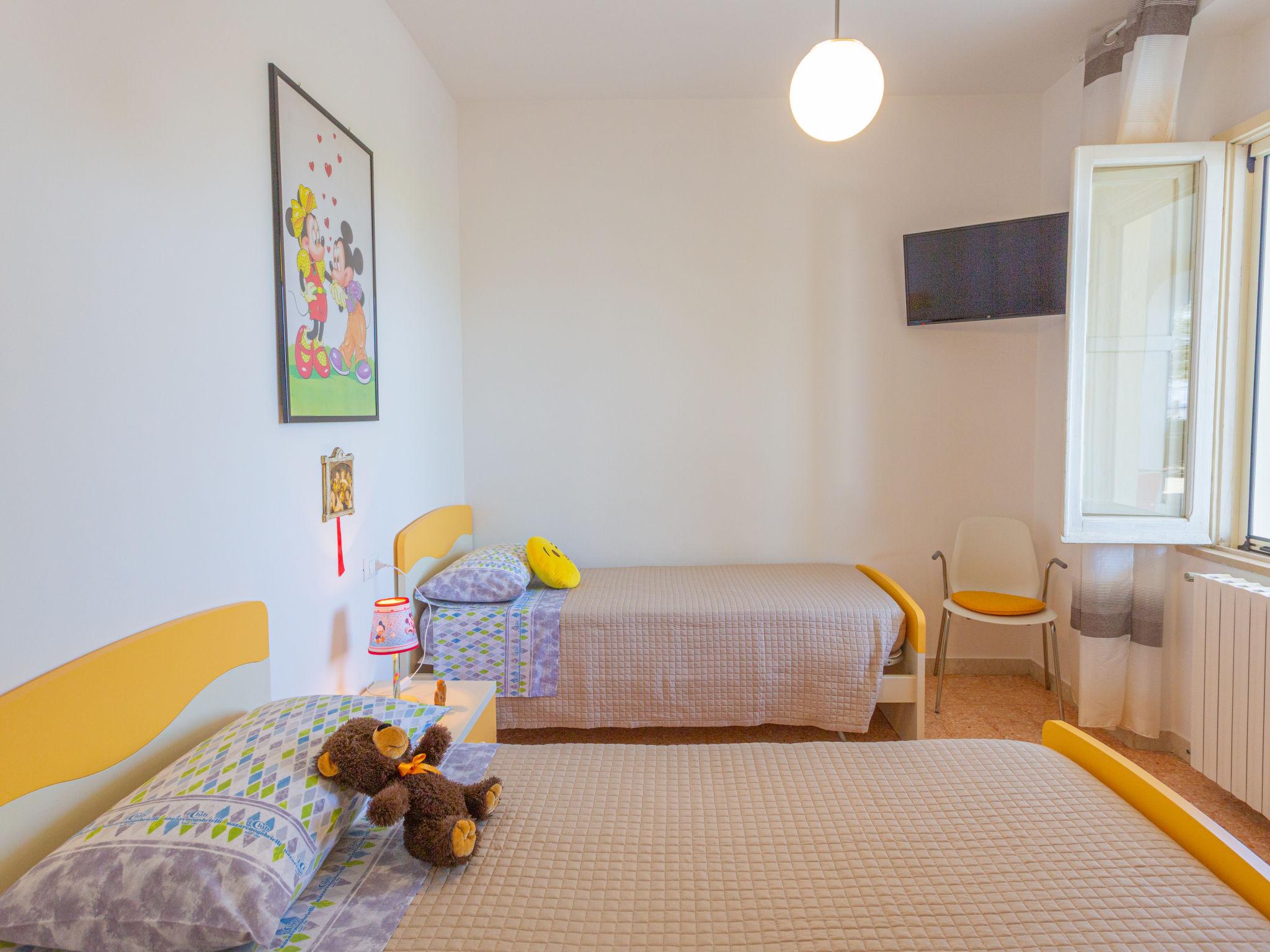 Foto 15 - Apartment mit 3 Schlafzimmern in Collecorvino mit privater pool und garten