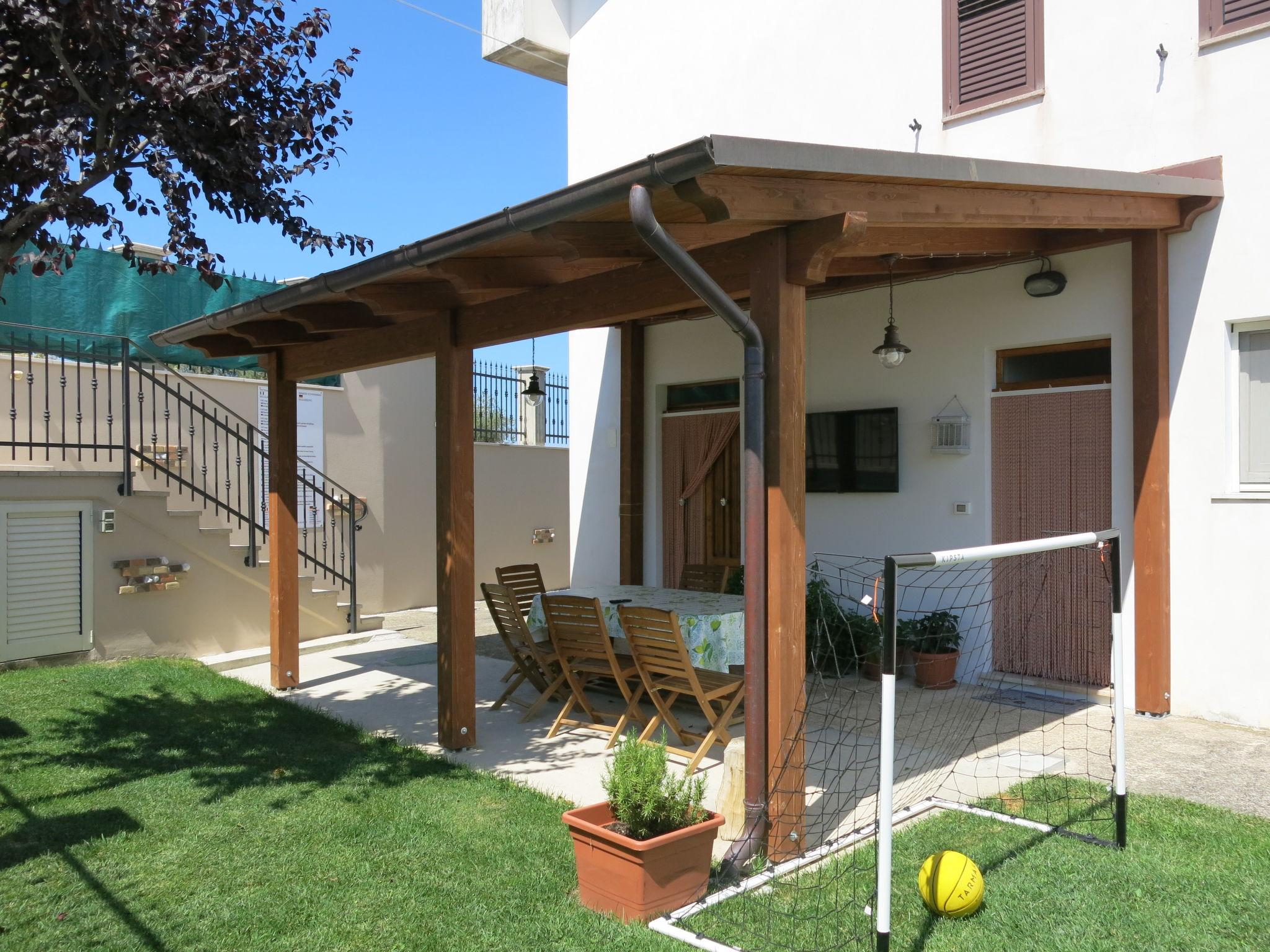 Photo 5 - Appartement de 3 chambres à Collecorvino avec piscine privée et jardin