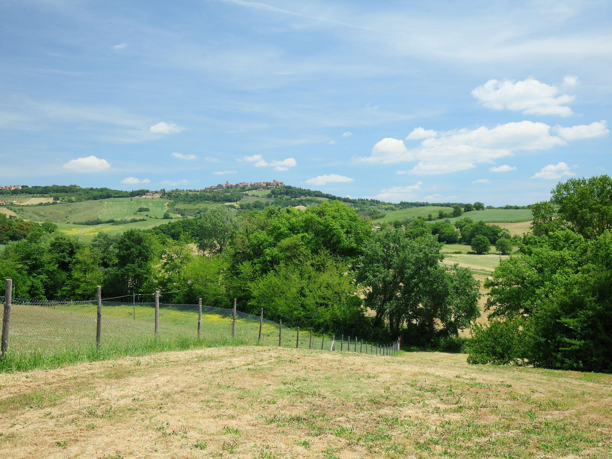 Photo 3 - 5 bedroom House in Casole d'Elsa with private pool and garden