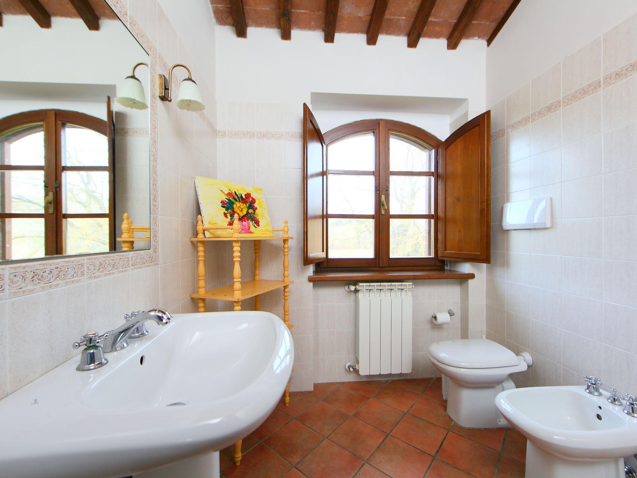 Photo 10 - 5 bedroom House in Casole d'Elsa with private pool and garden