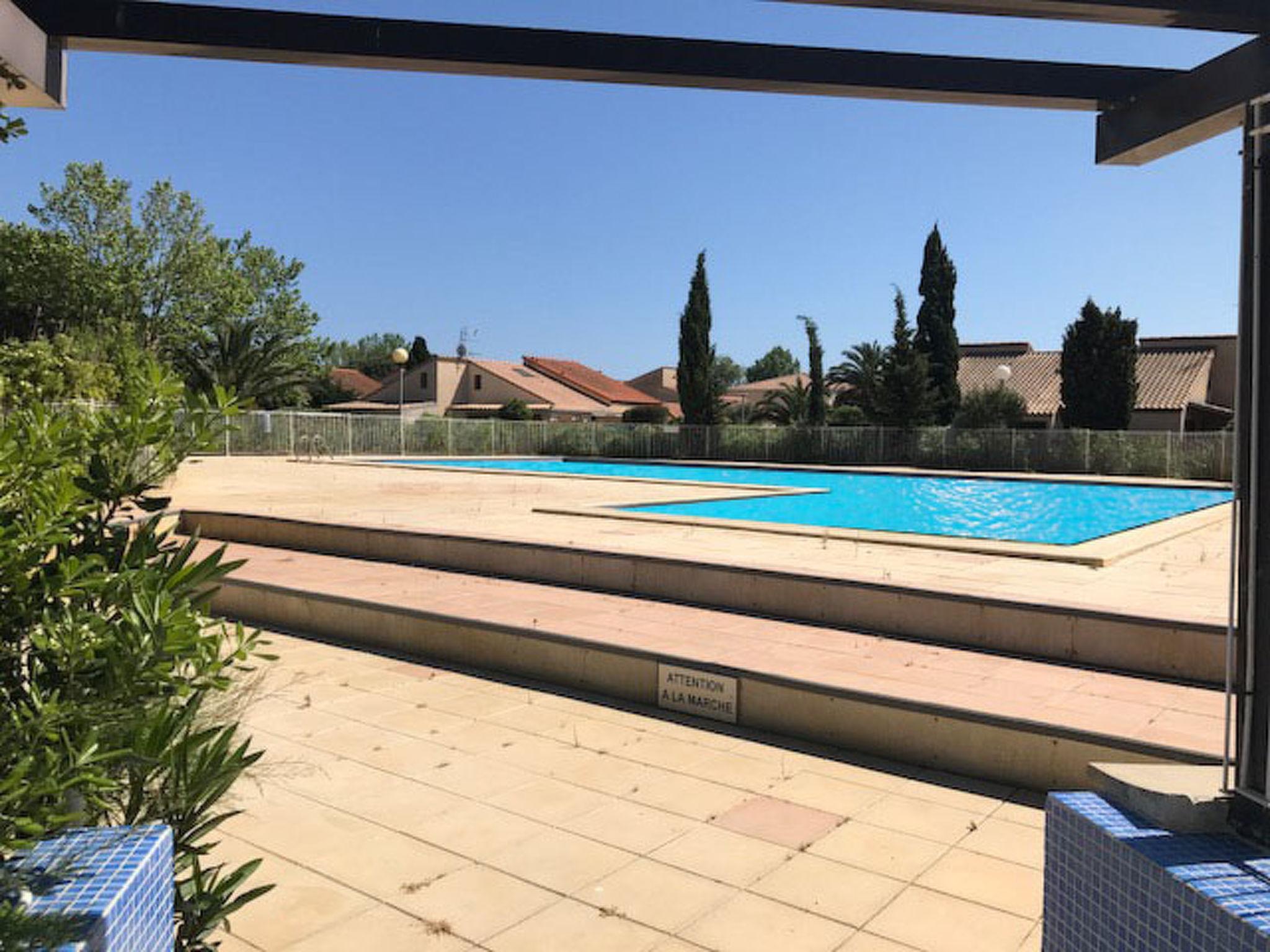 Photo 2 - 3 bedroom House in Sainte-Marie-la-Mer with swimming pool and terrace