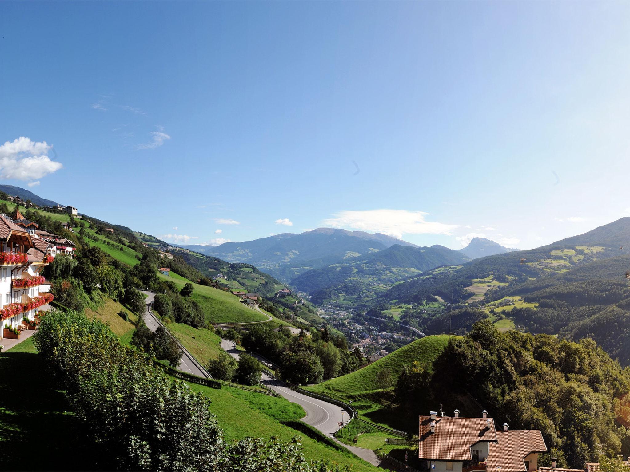 Foto 2 - Appartamento con 1 camera da letto a Villanders con piscina e vista sulle montagne