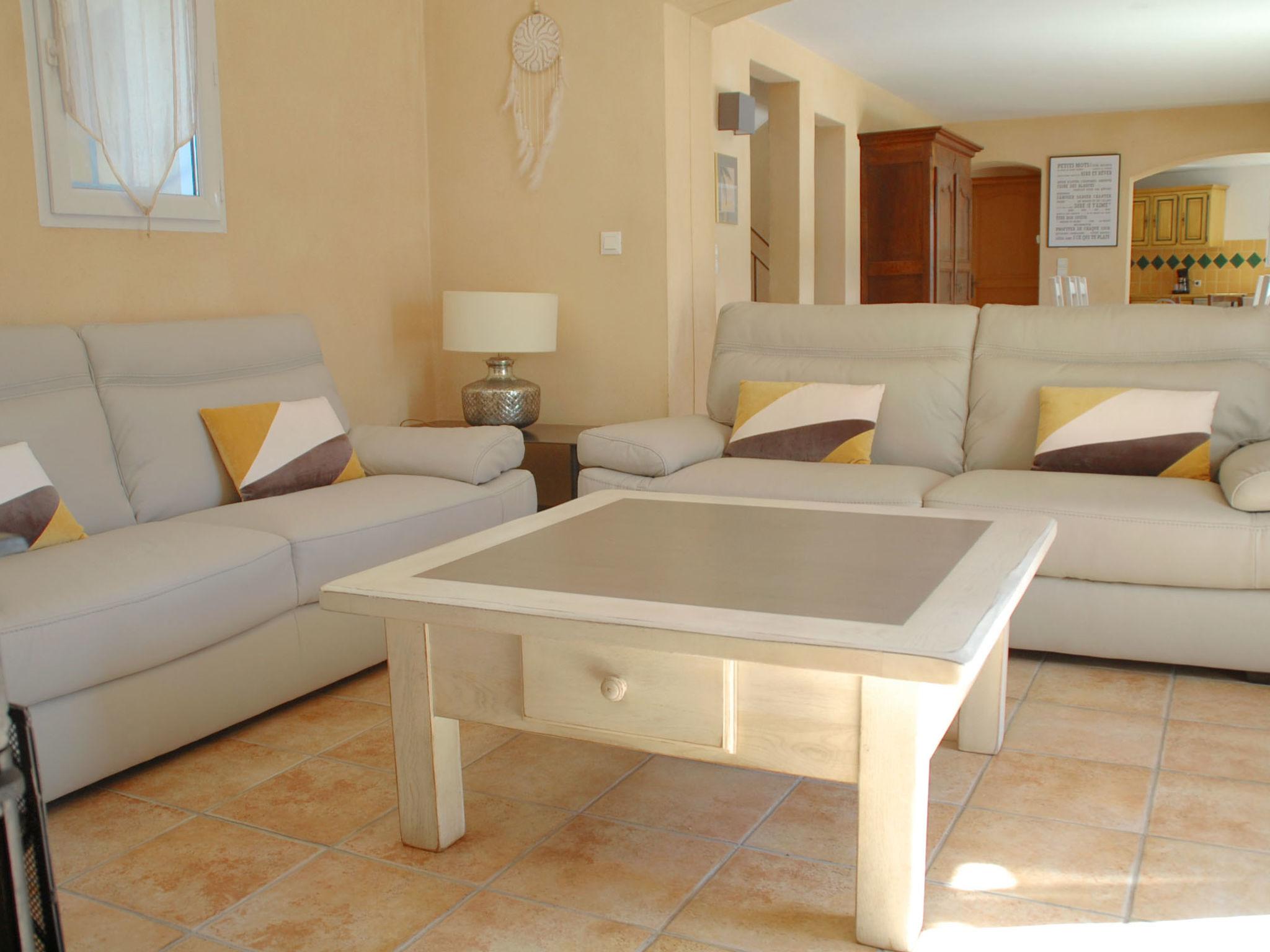 Foto 10 - Casa con 4 camere da letto a Eyragues con piscina privata e terrazza