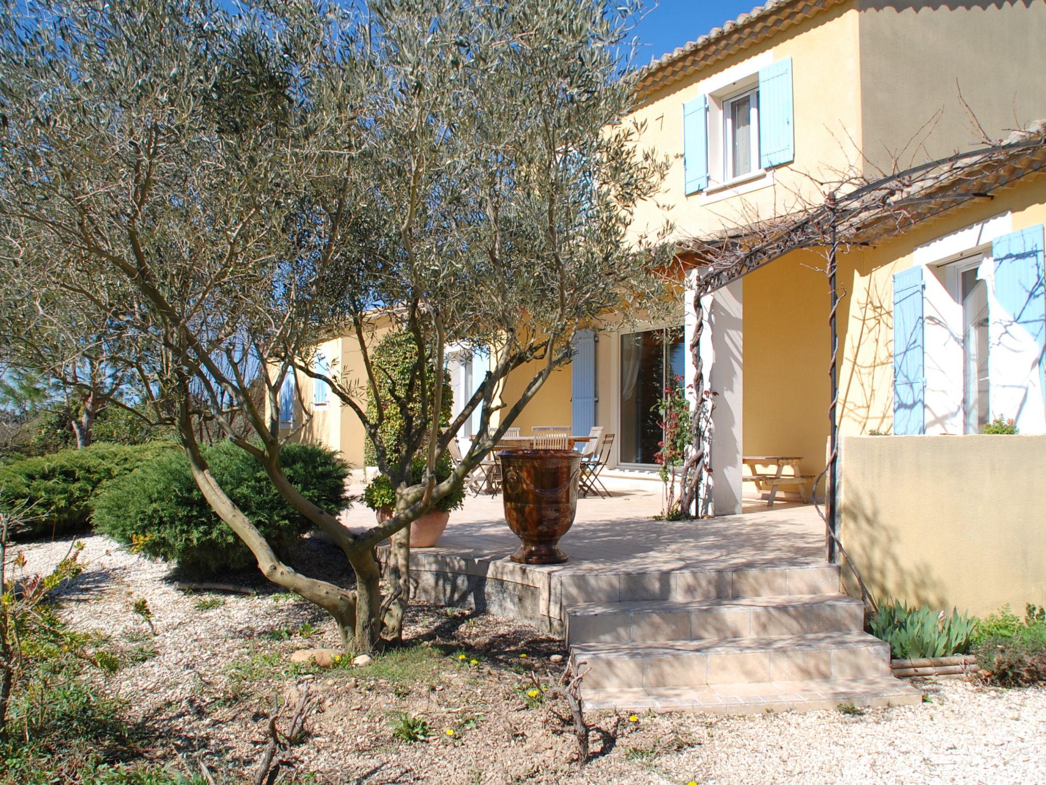 Foto 24 - Casa de 4 quartos em Eyragues com piscina privada e terraço