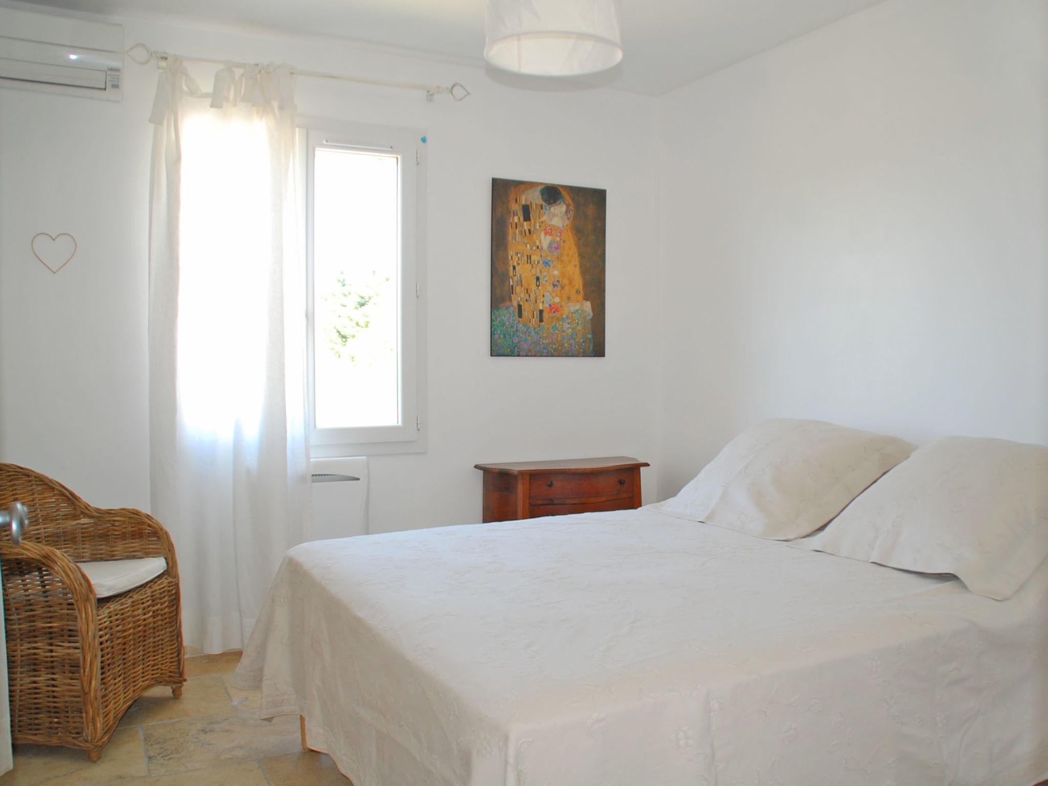 Foto 15 - Casa con 4 camere da letto a Eyragues con piscina privata e terrazza