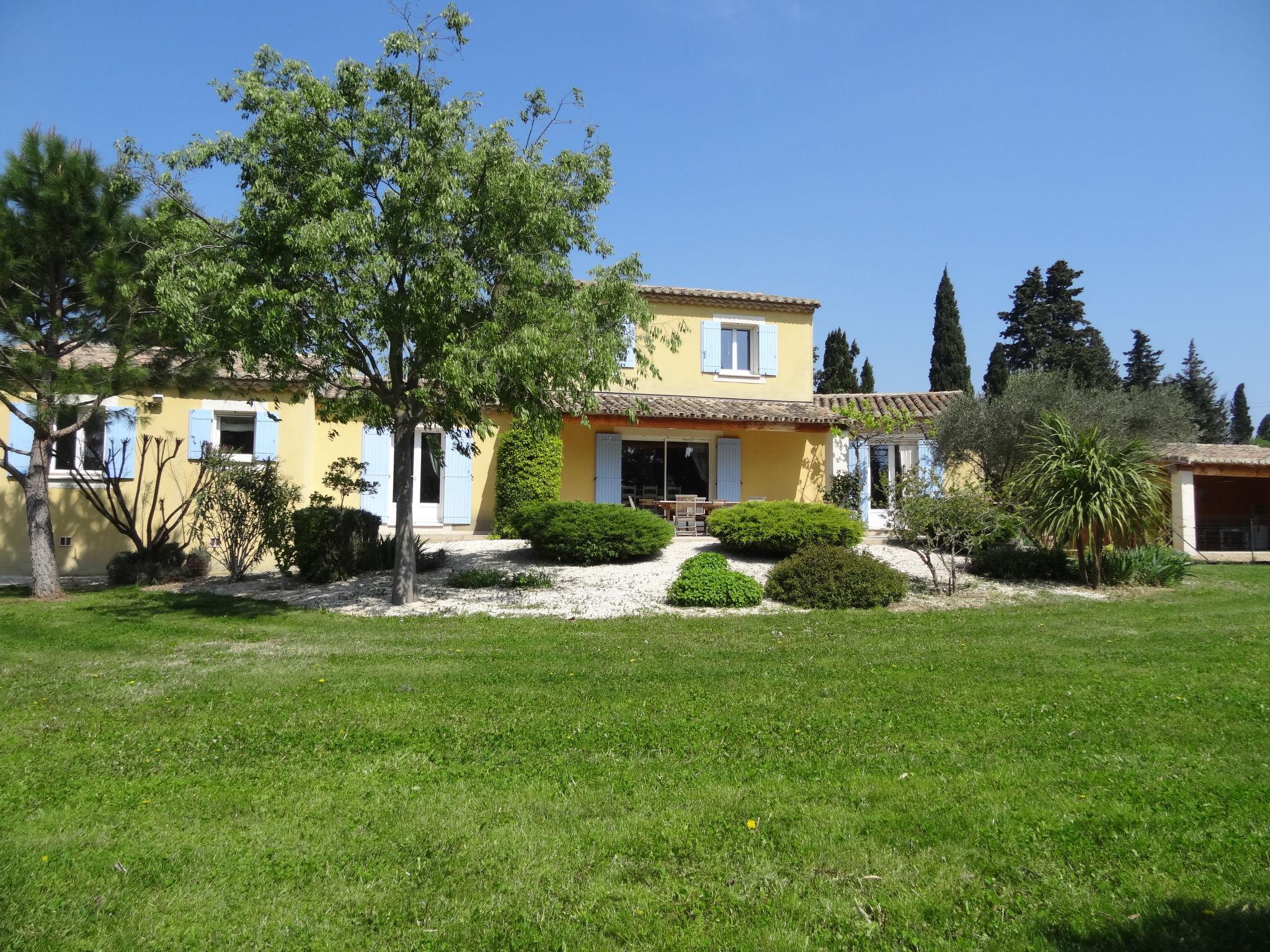 Foto 5 - Casa de 4 quartos em Eyragues com piscina privada e terraço