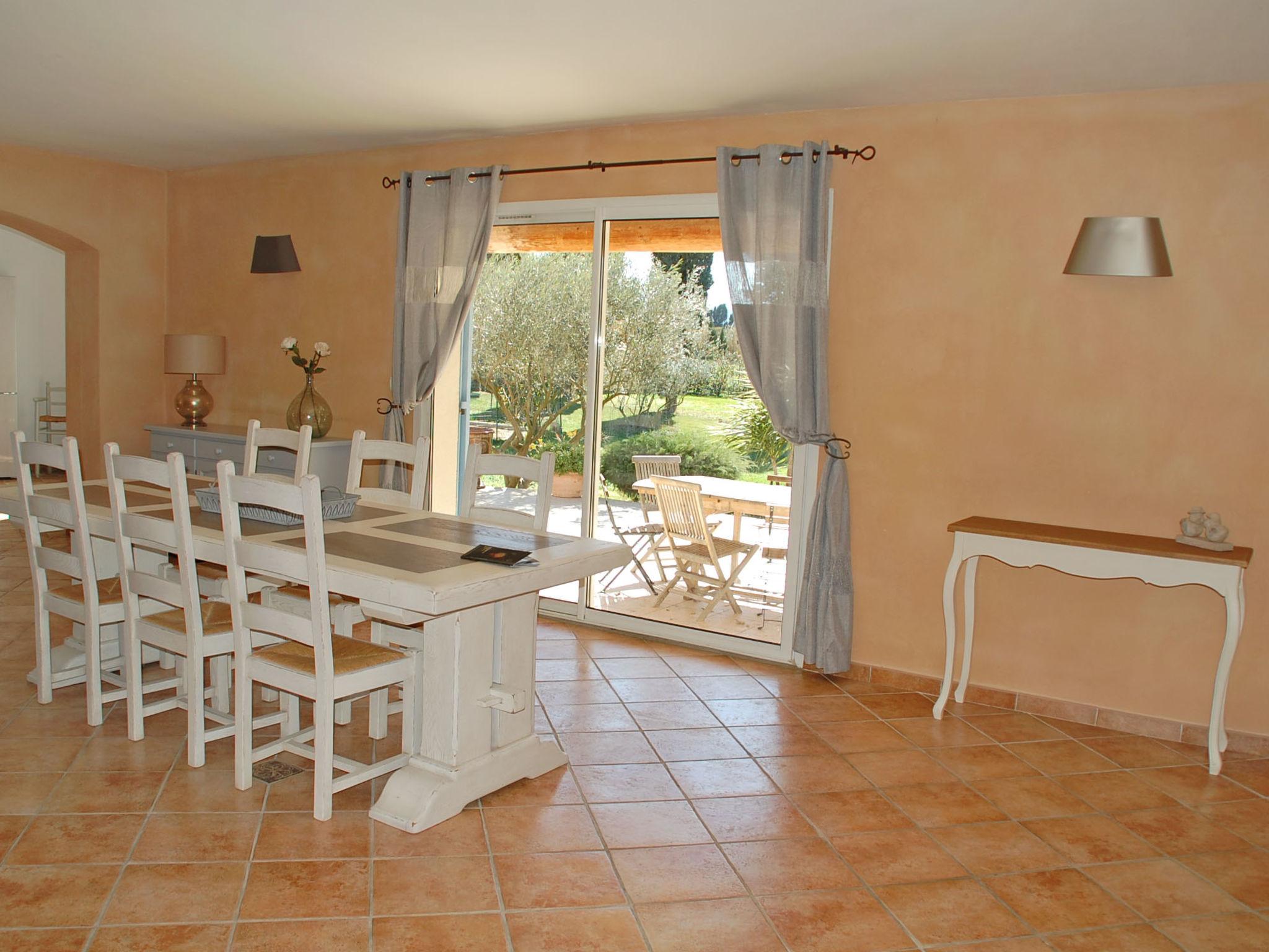 Photo 11 - 4 bedroom House in Eyragues with private pool and terrace