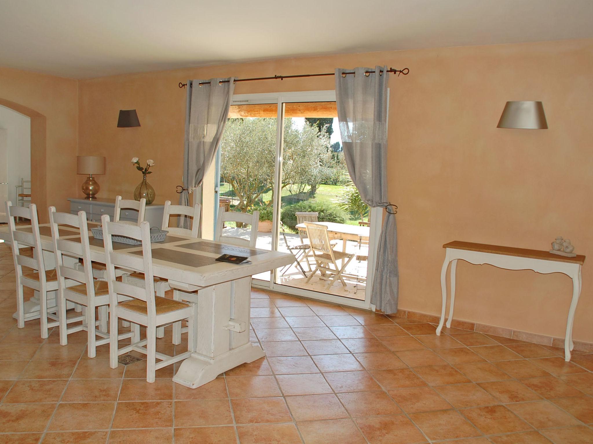 Photo 6 - 4 bedroom House in Eyragues with private pool and garden